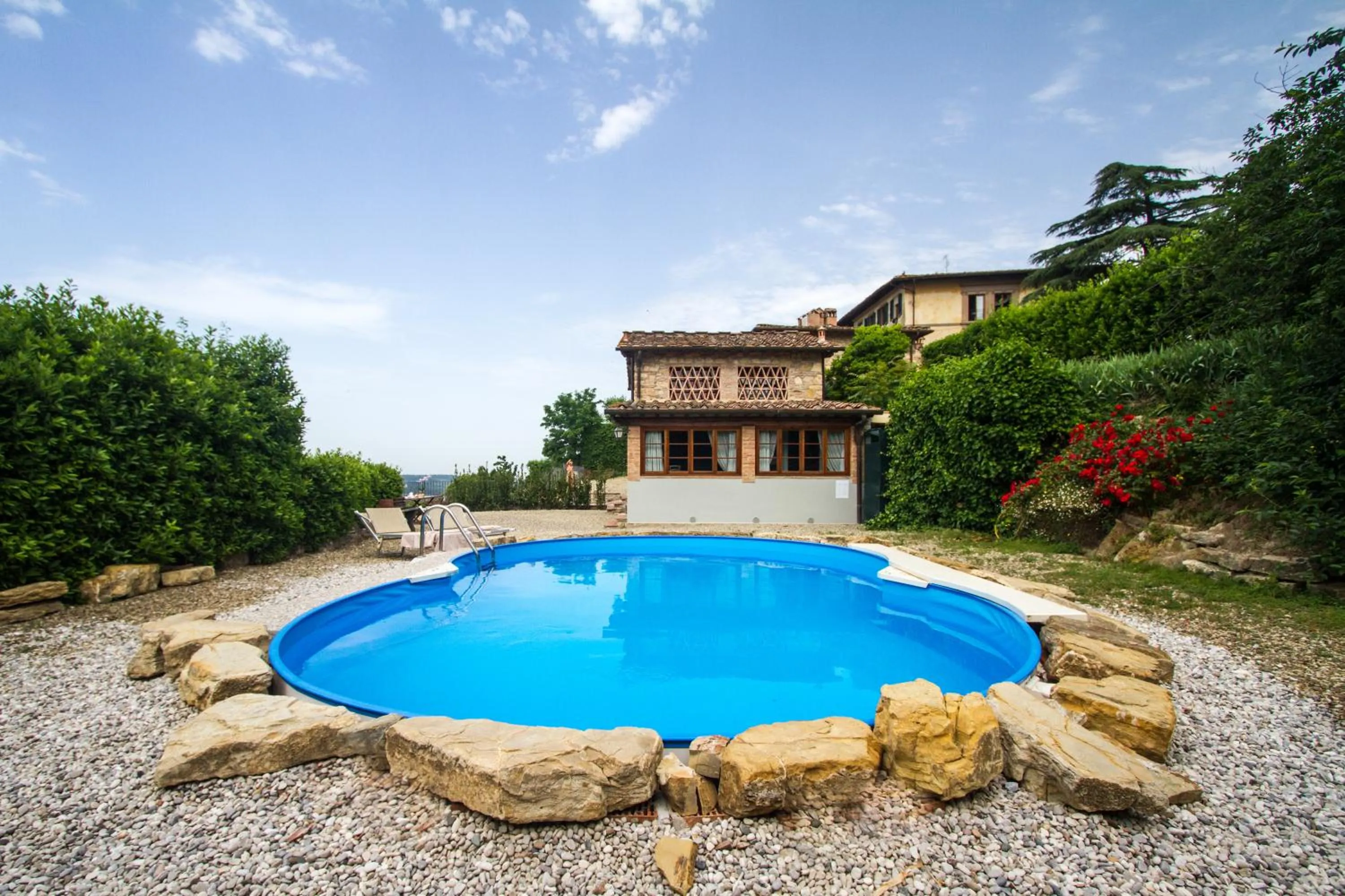 Swimming pool in Relais Villa Olmo - Place of Charme