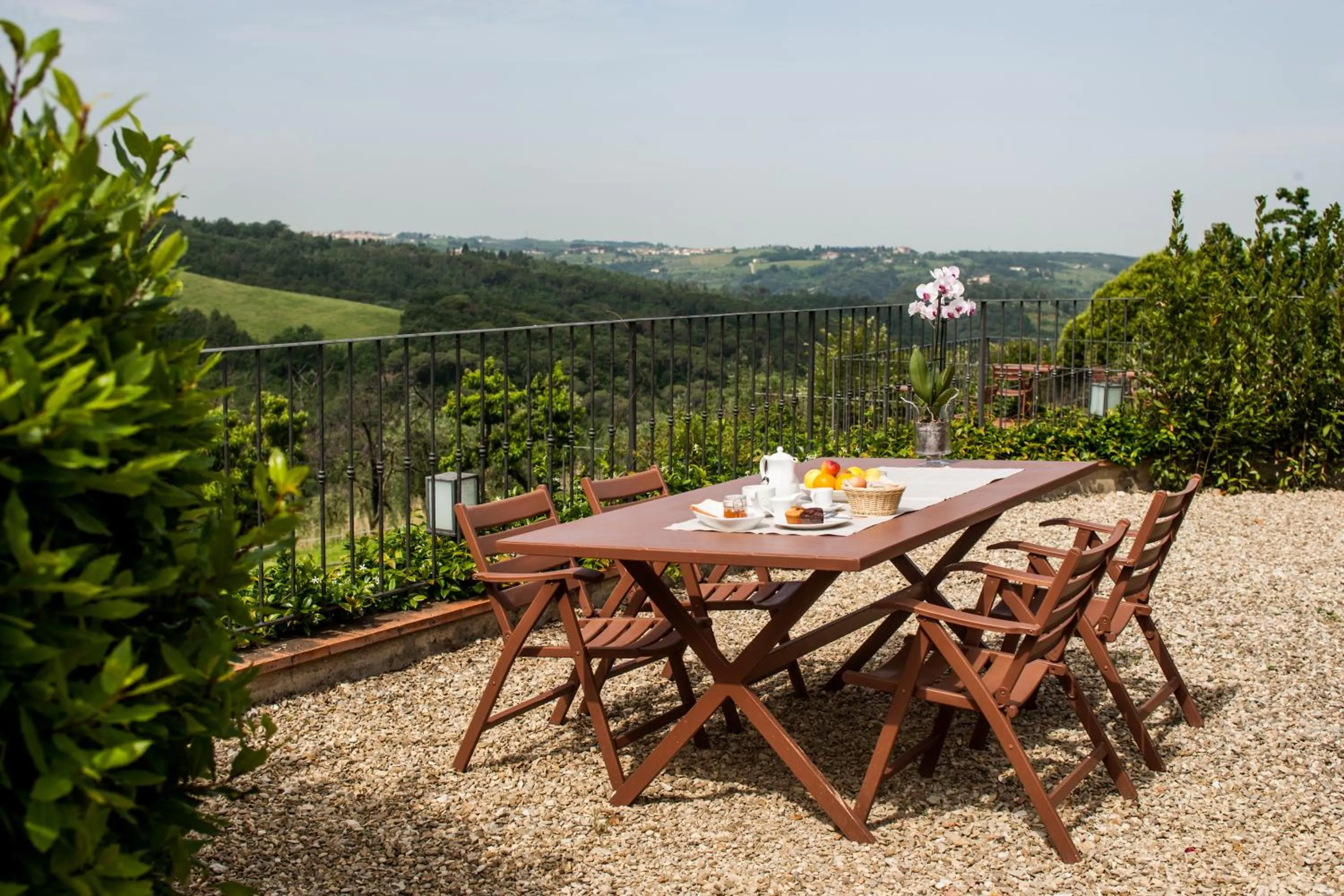 Garden in Relais Villa Olmo - Place of Charme