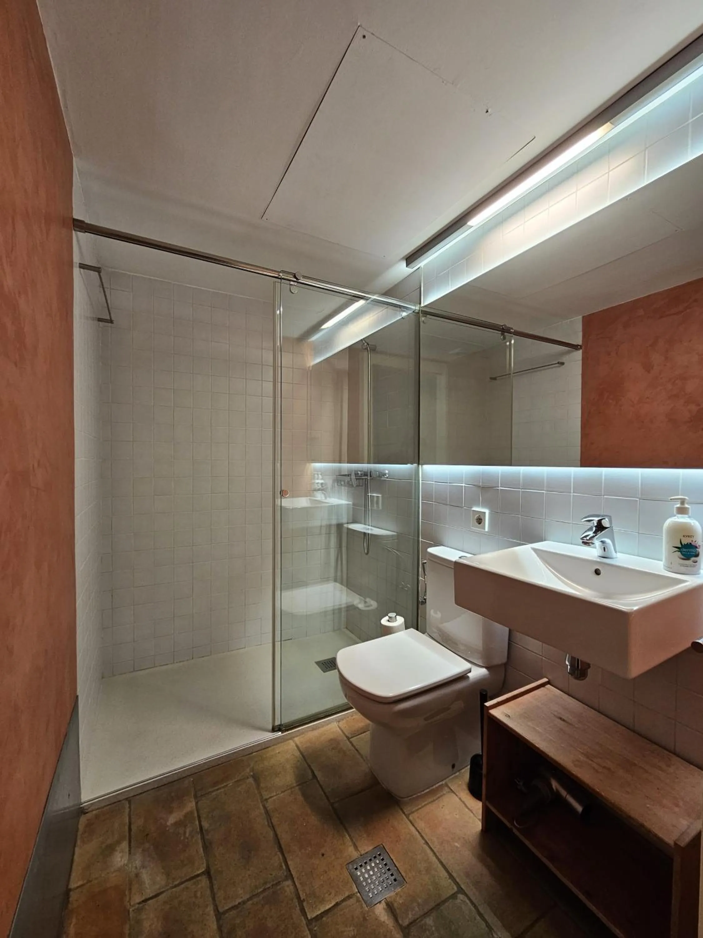 Shower in Hotel Can Bo De Pau