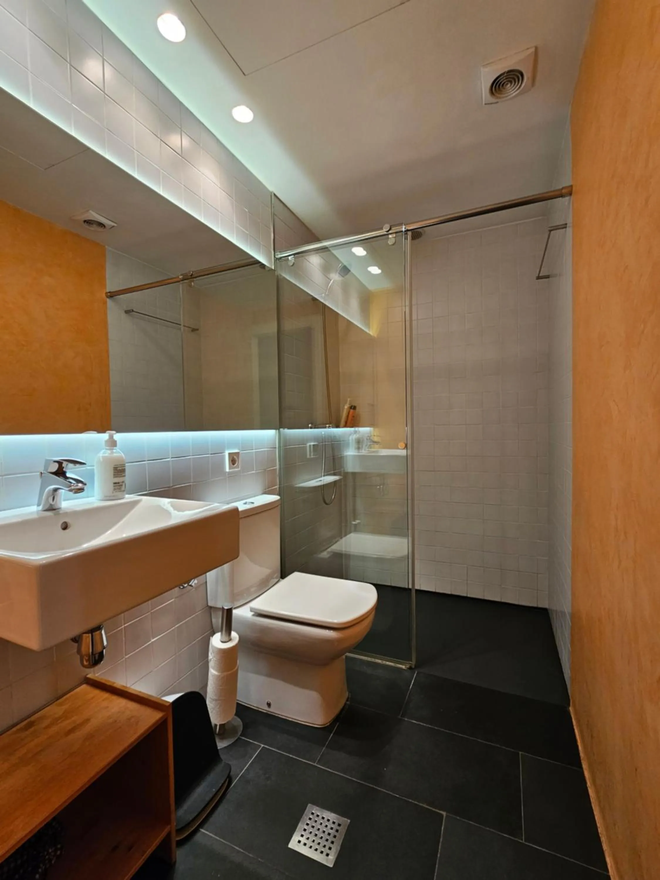 Shower in Hotel Can Bo De Pau