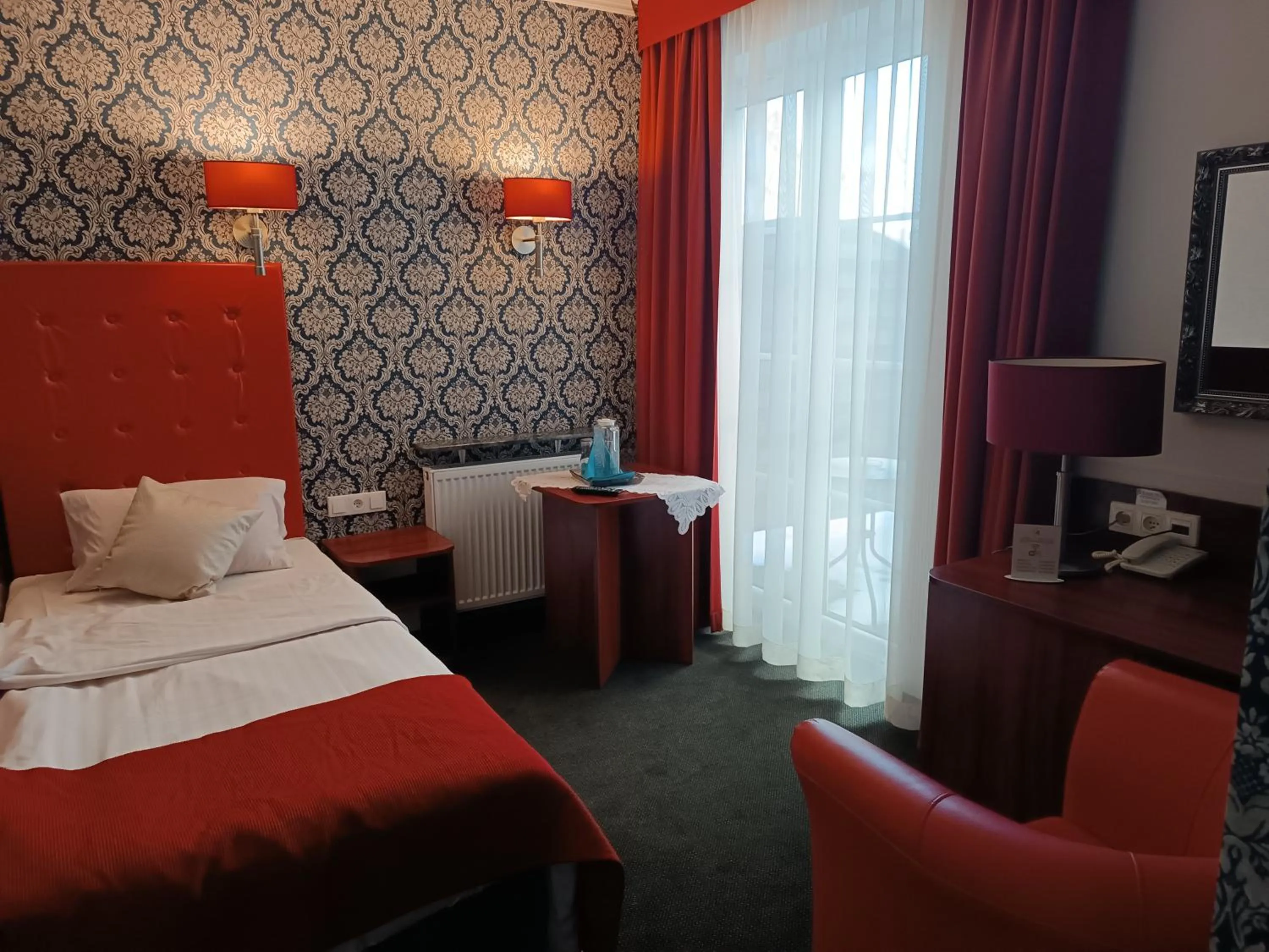 Other, Bed in Amigo Hotel