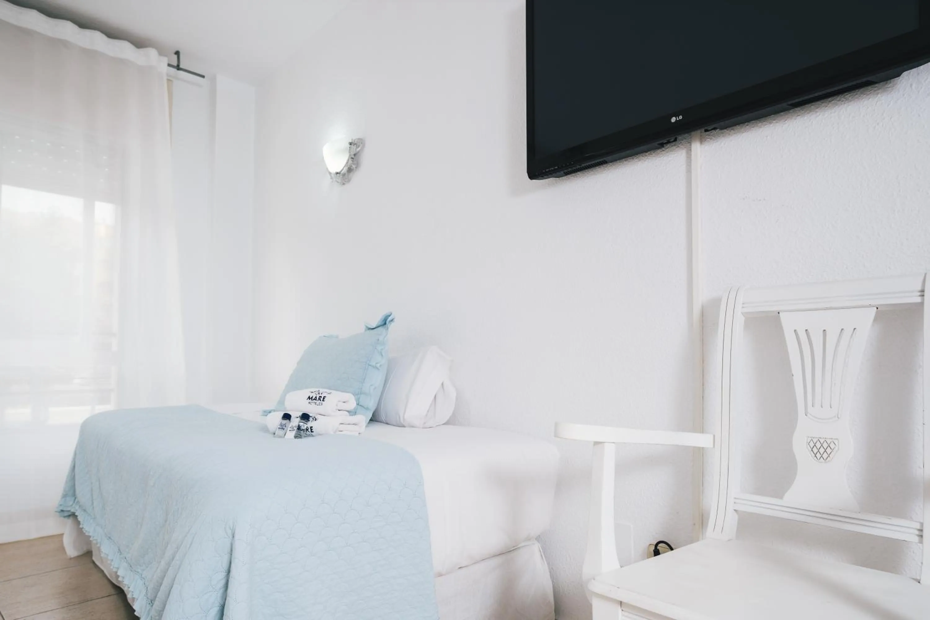 Bed in Mare Estepona Hotel
