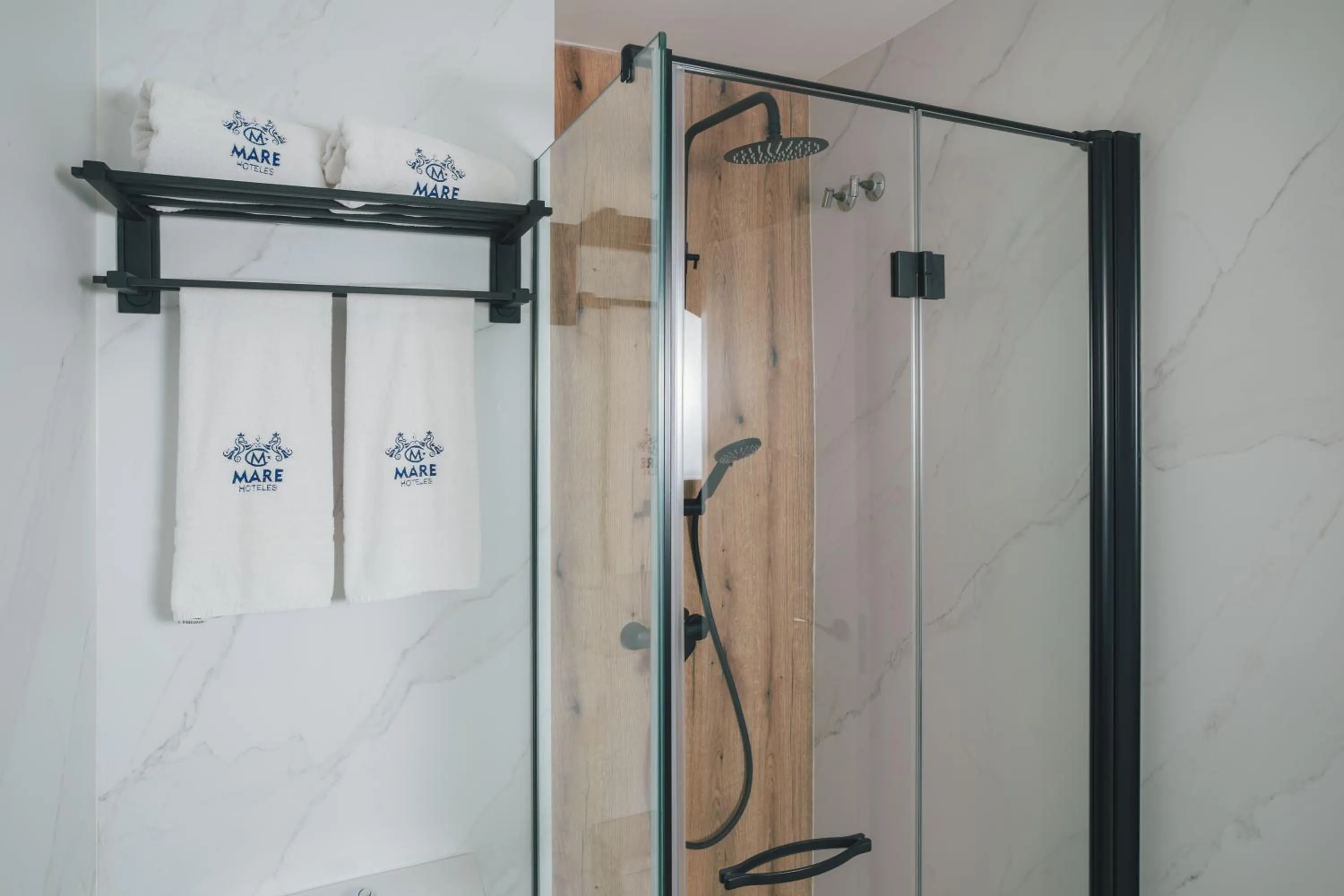 Shower in Mare Estepona Hotel