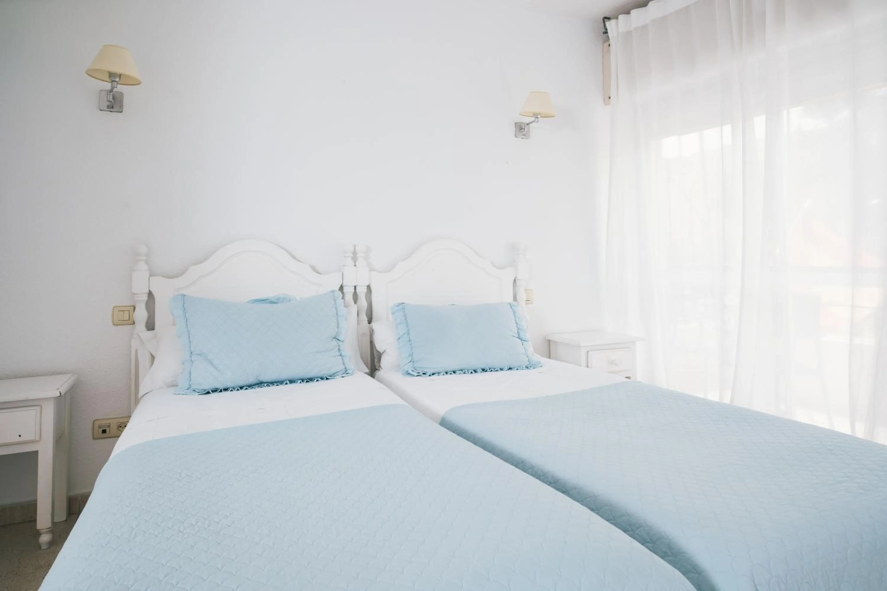 Bed in Mare Estepona Hotel