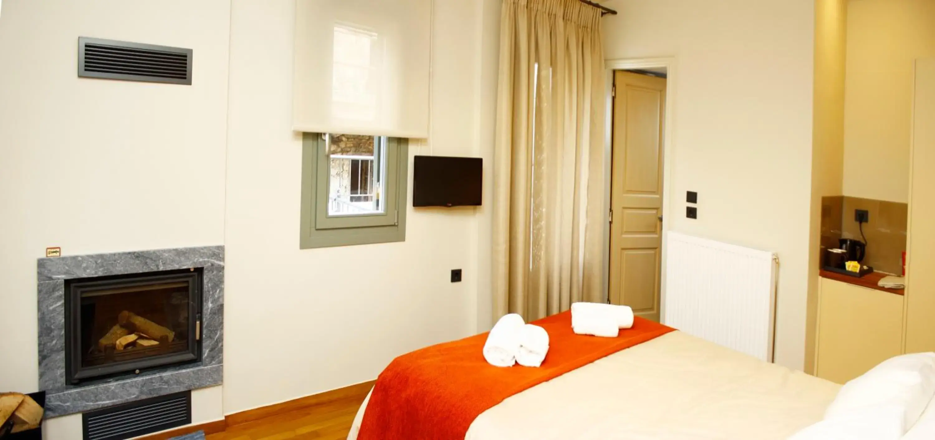 TV and multimedia, Bed in Kazas Luxury TV and multimedia, Bed in Kazas Luxury