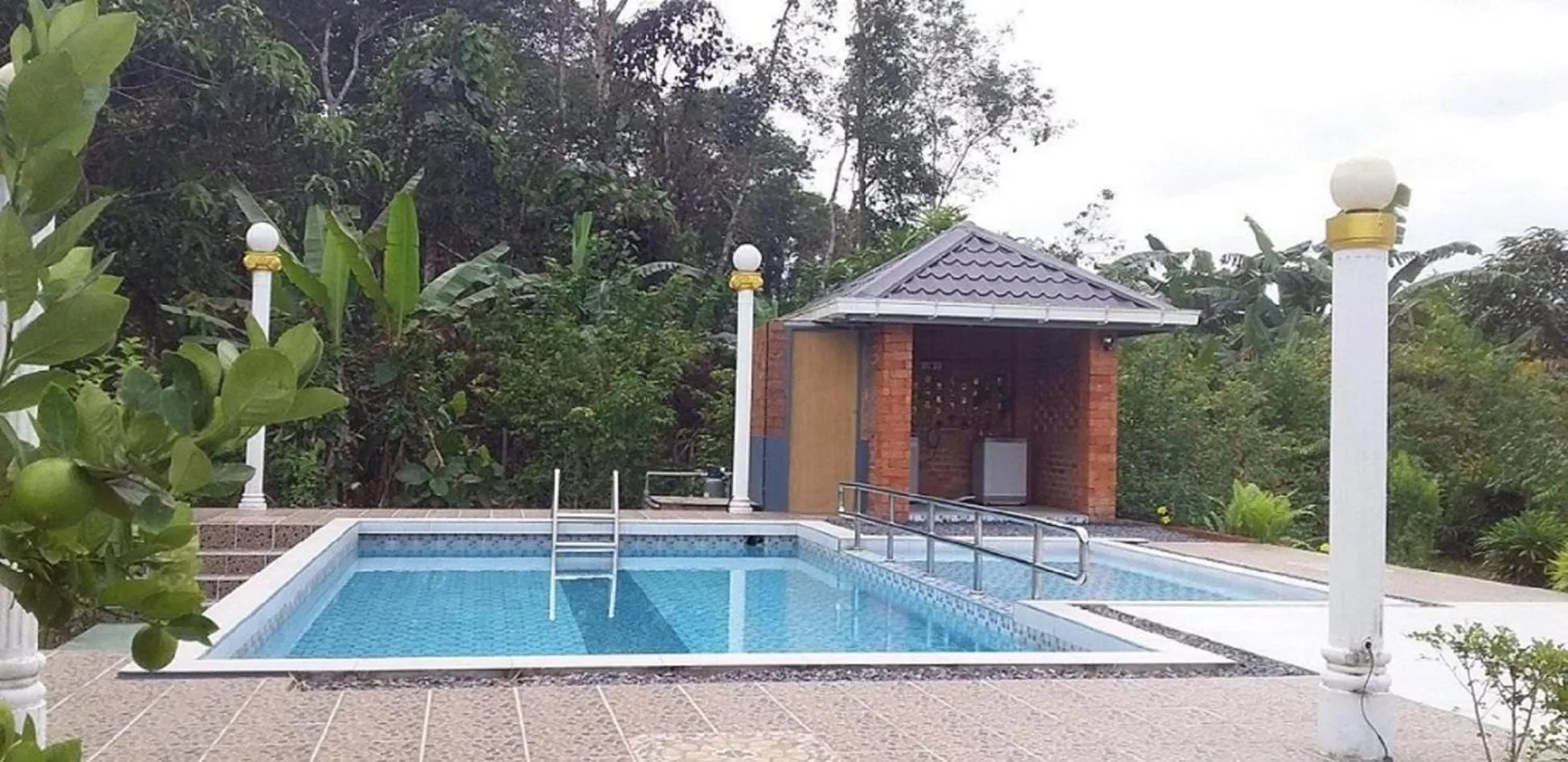 Swimming pool in Seri Kenangan