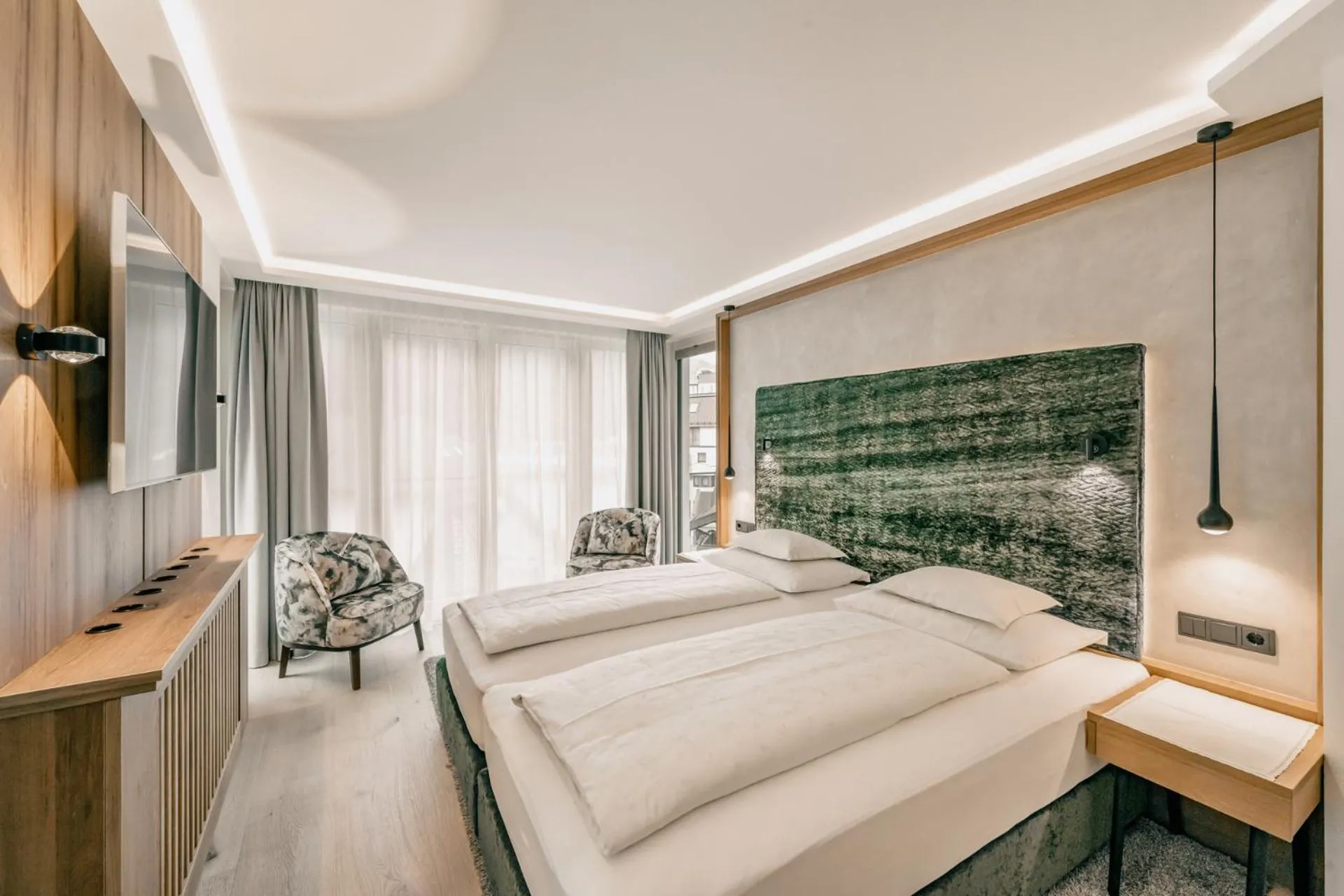 Bed in Gourmet & Wine Hotel Austria - 4 Sterne superior - Ski In Ski Out