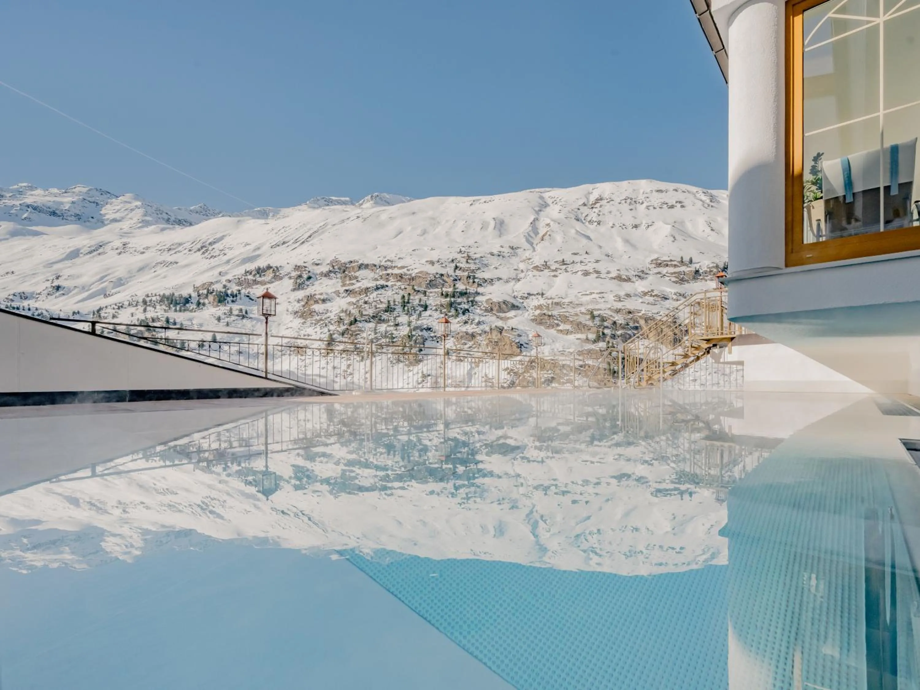 Swimming pool in Gourmet & Wine Hotel Austria - 4 Sterne superior - Ski In Ski Out