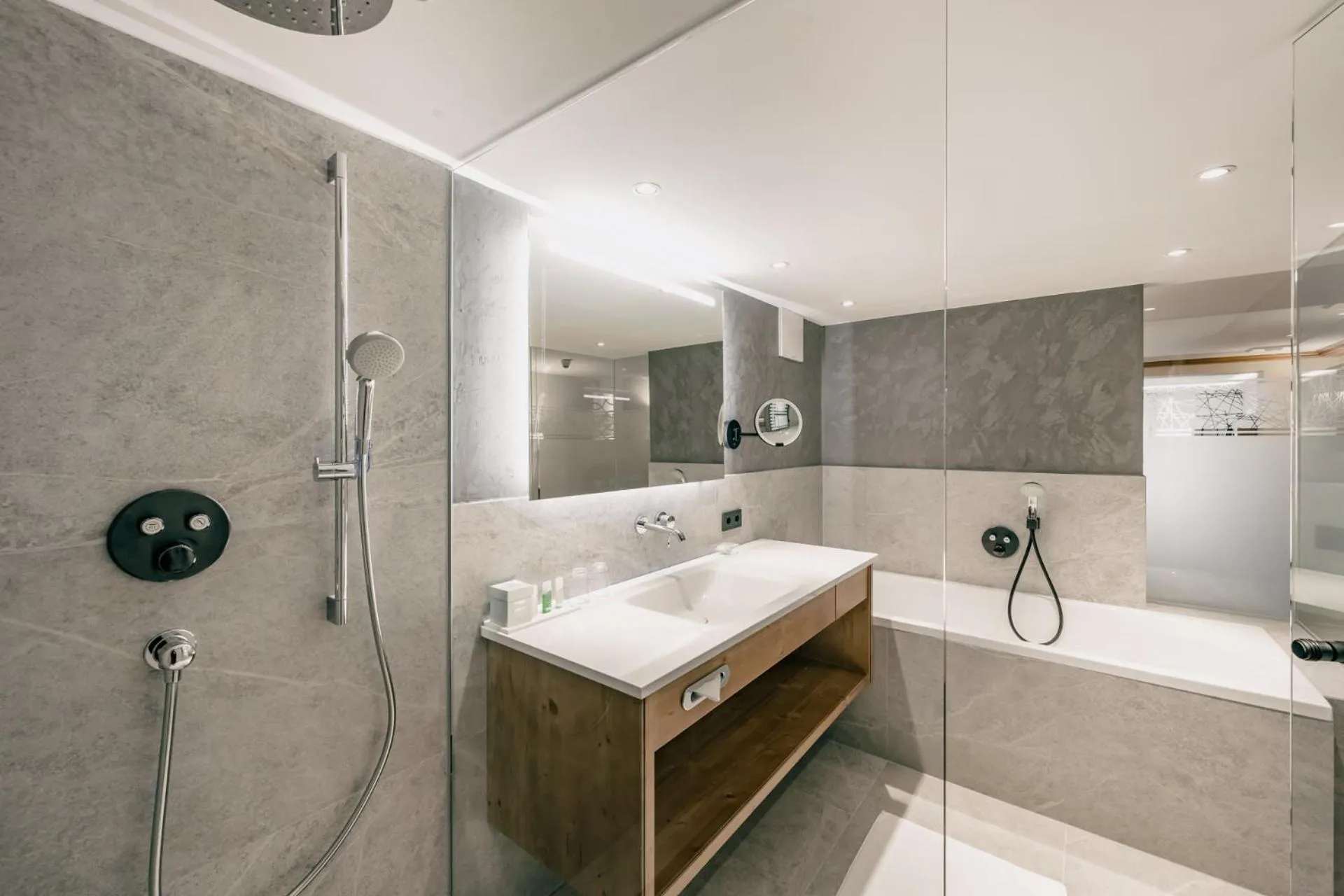 Gourmet & Wine Hotel Austria - 4 Sterne superior - Ski In Ski Out