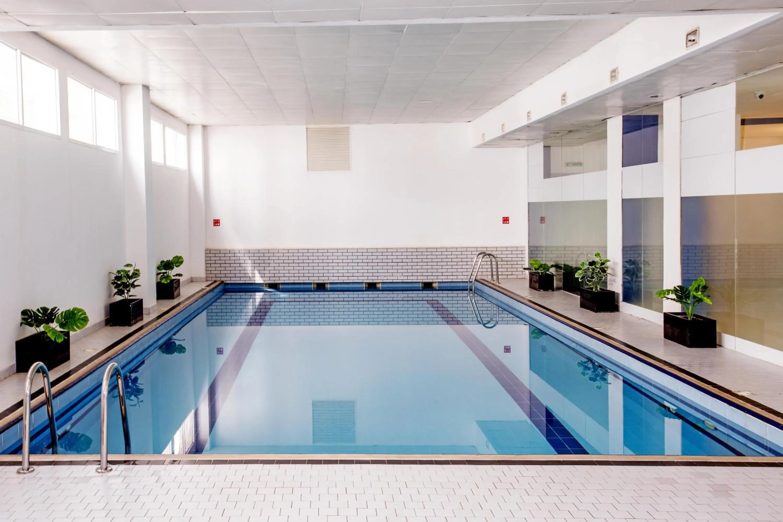 Pool view in Best Western Premier Muscat