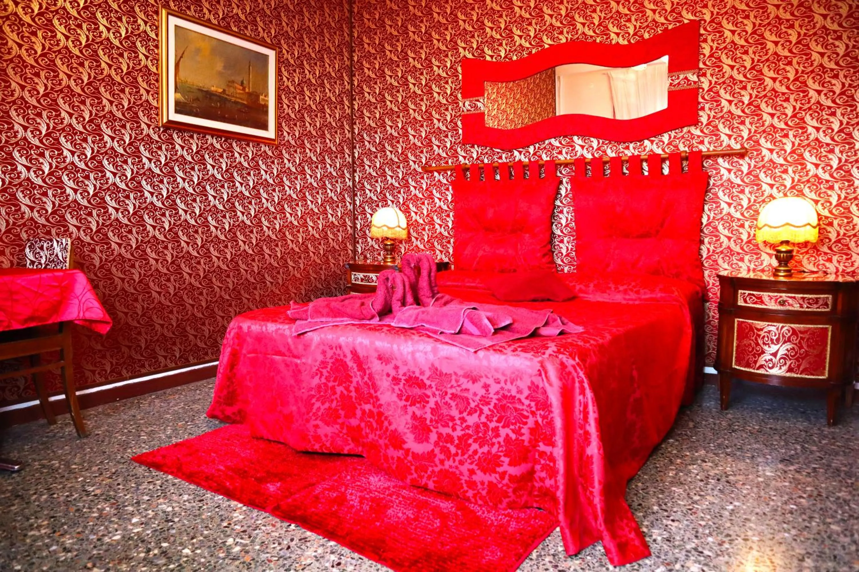 Bed in Venice Rainbow Apartment San Marco