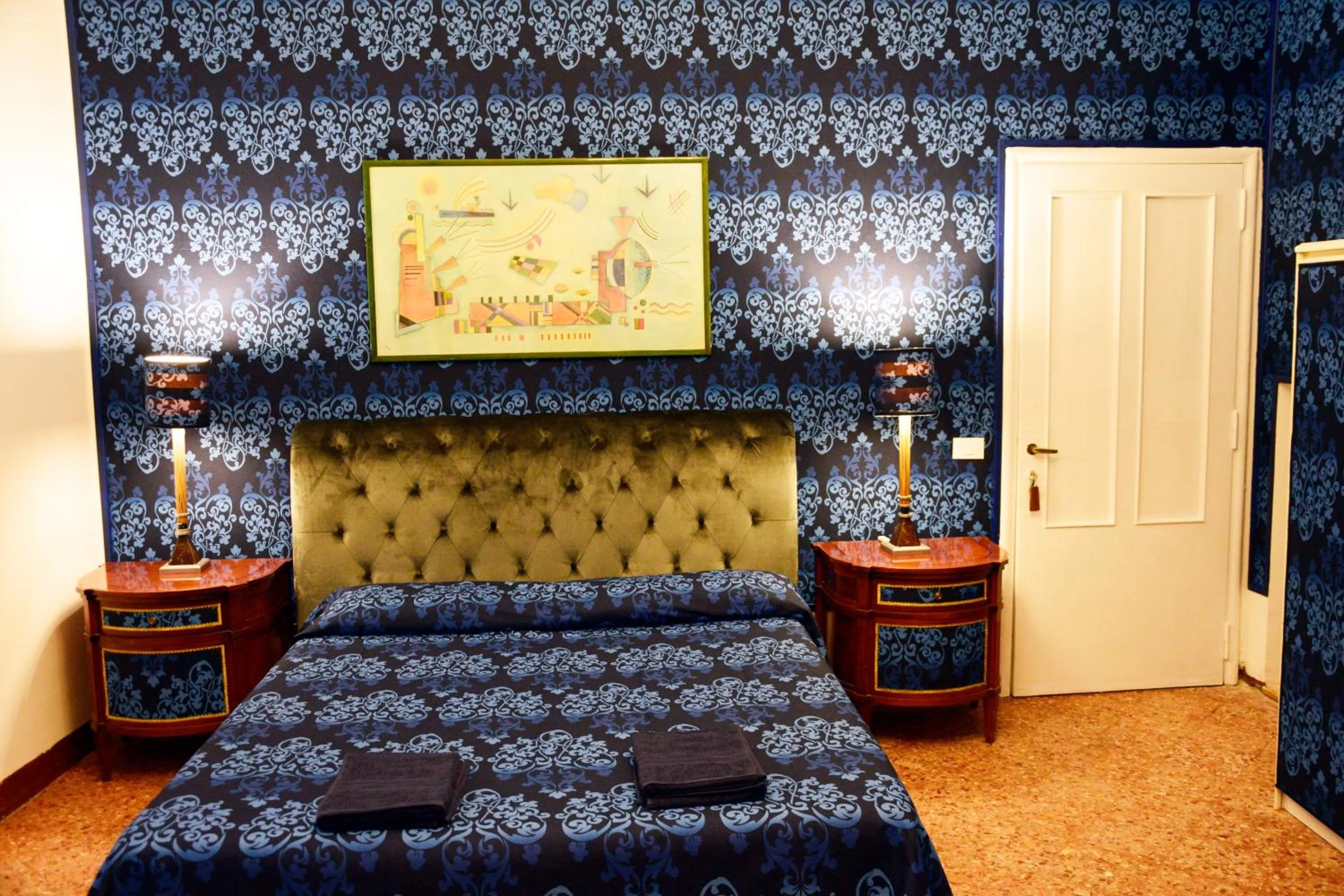 Bed in Venice Rainbow Apartment San Marco