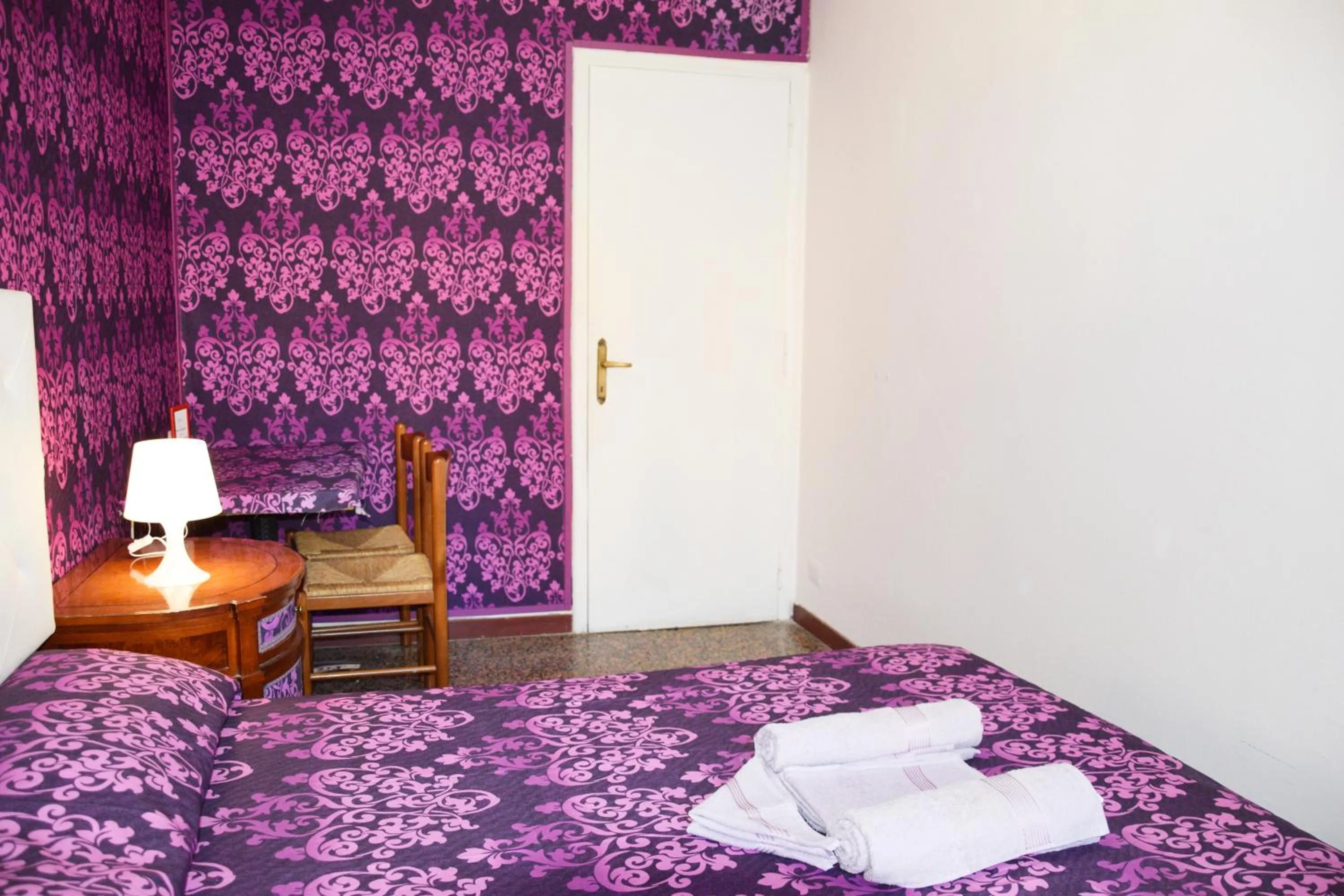 Bed in Venice Rainbow Apartment San Marco