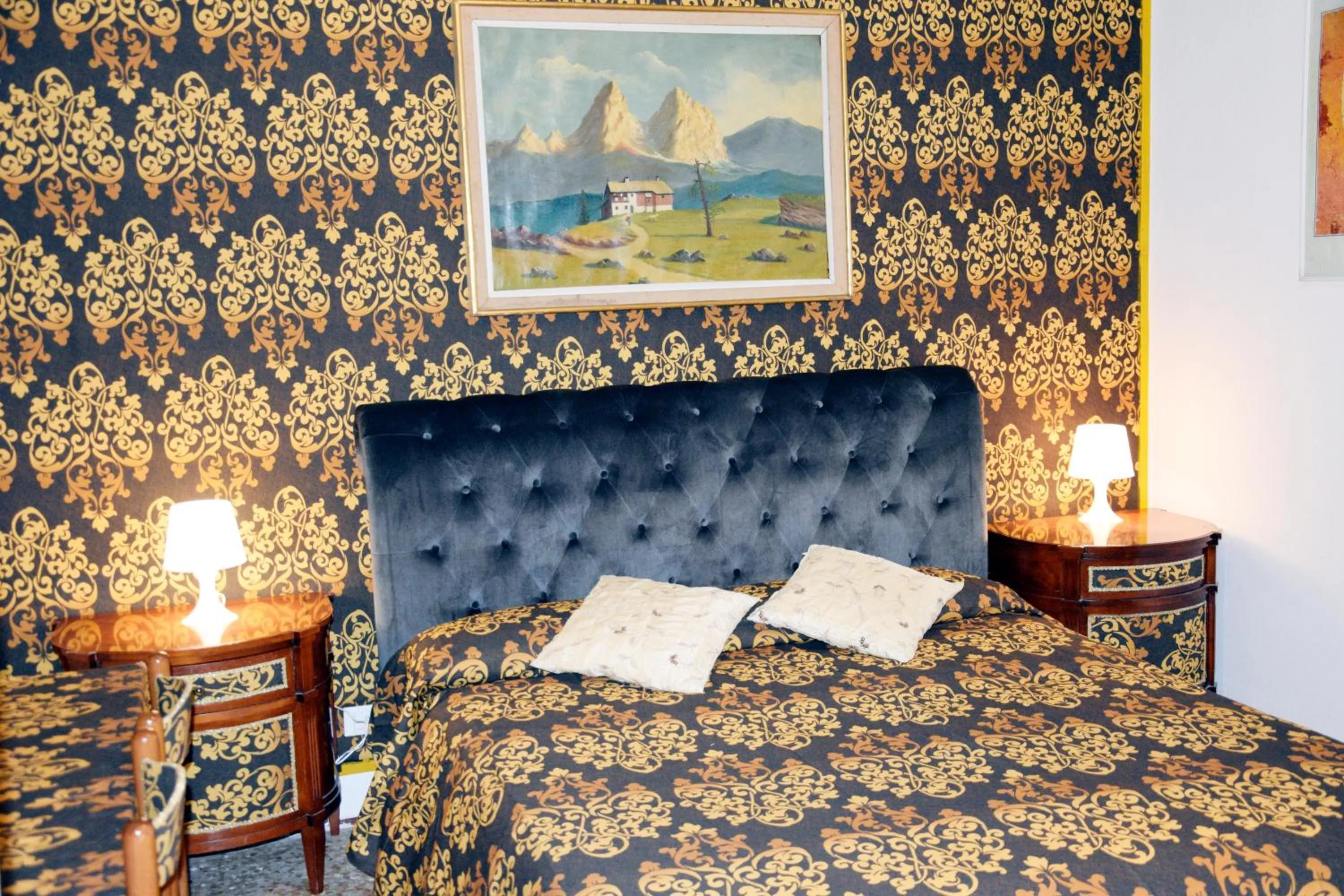 Bed in Venice Rainbow Apartment San Marco