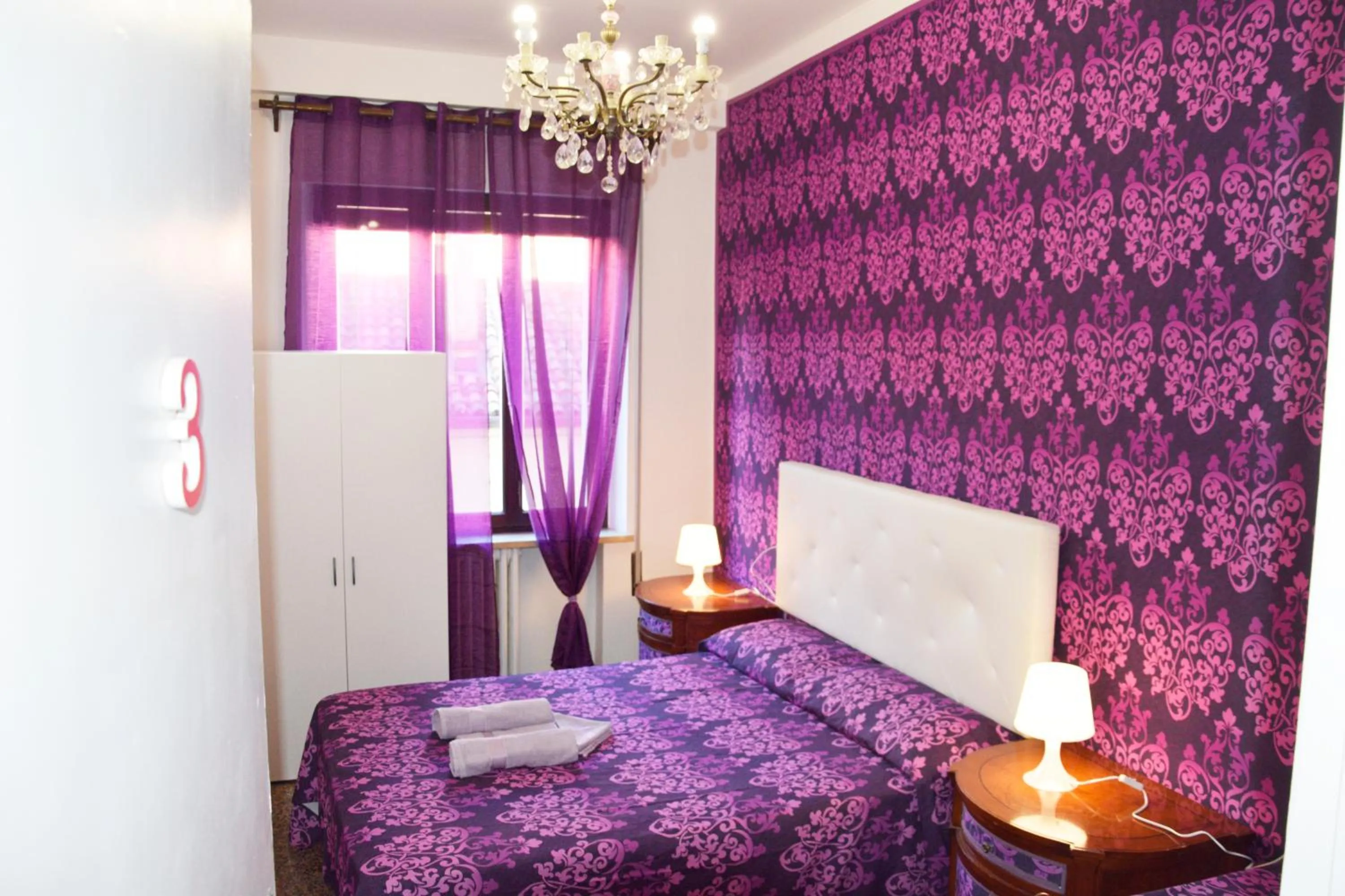 Bed in Venice Rainbow Apartment San Marco