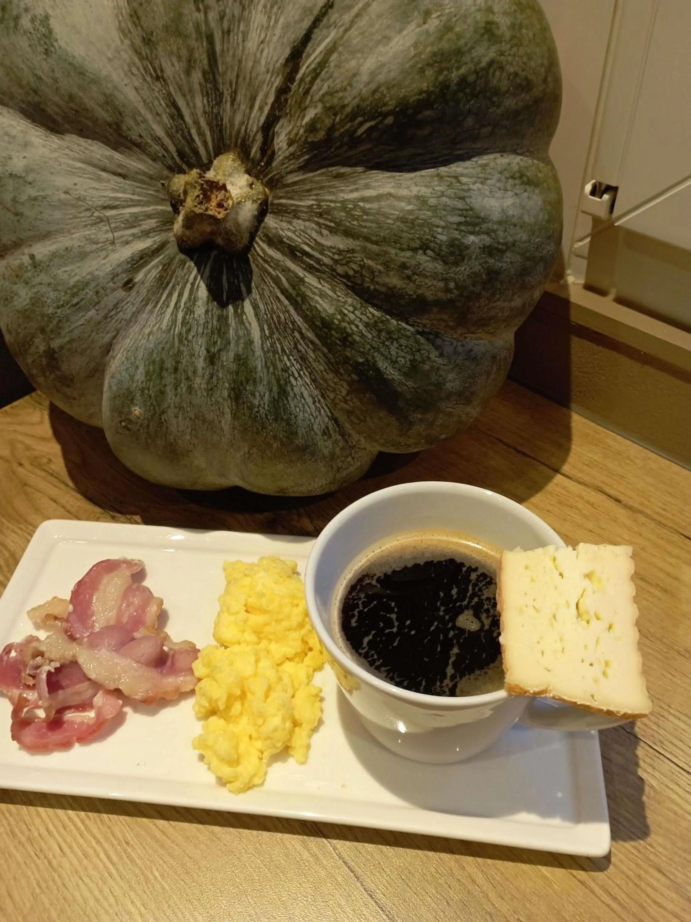 Breakfast in ibis les Etangs des Moines