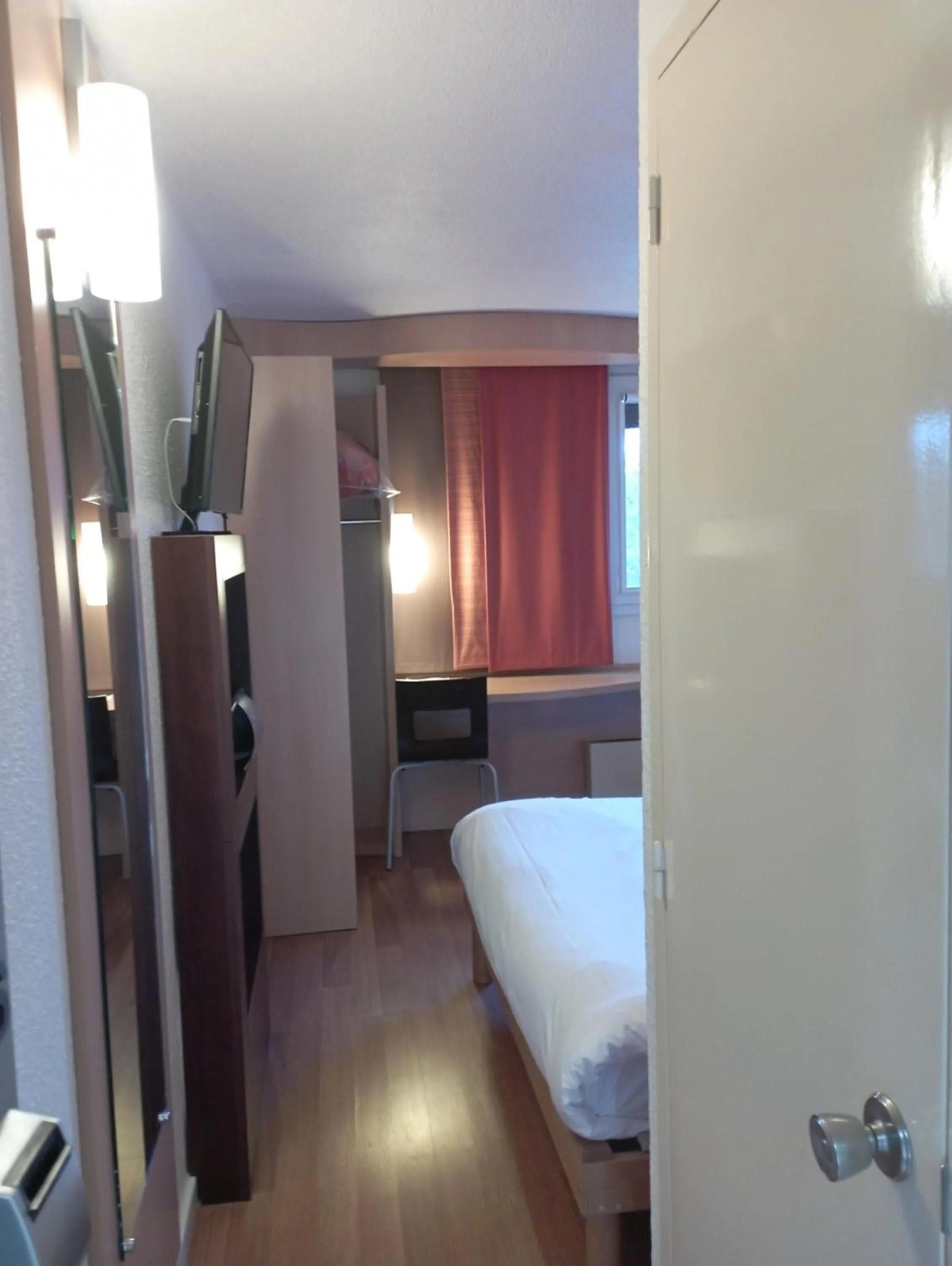 Bedroom, Bed in ibis les Etangs des Moines