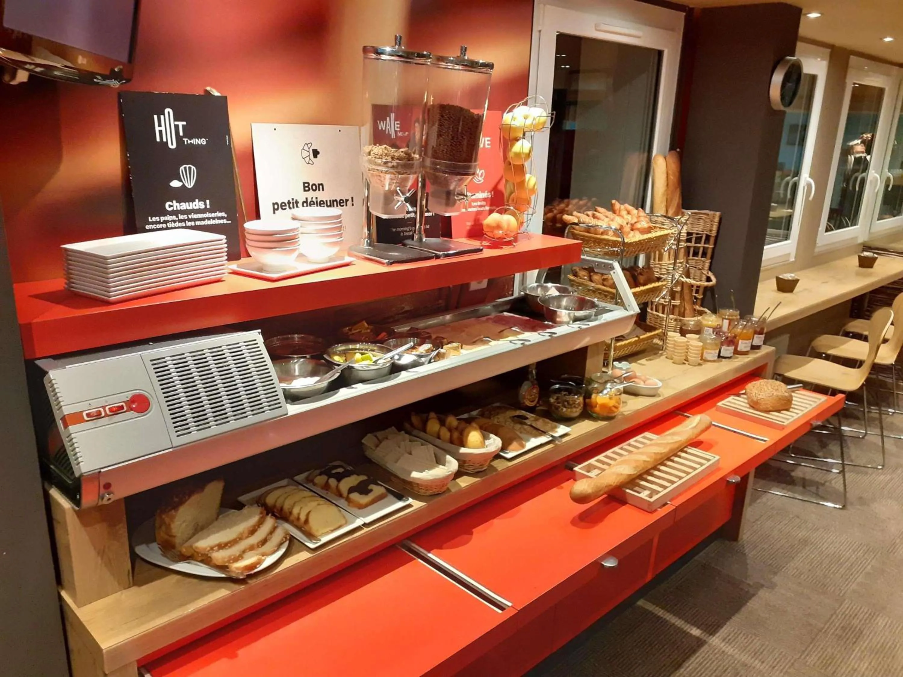 Breakfast in ibis les Etangs des Moines