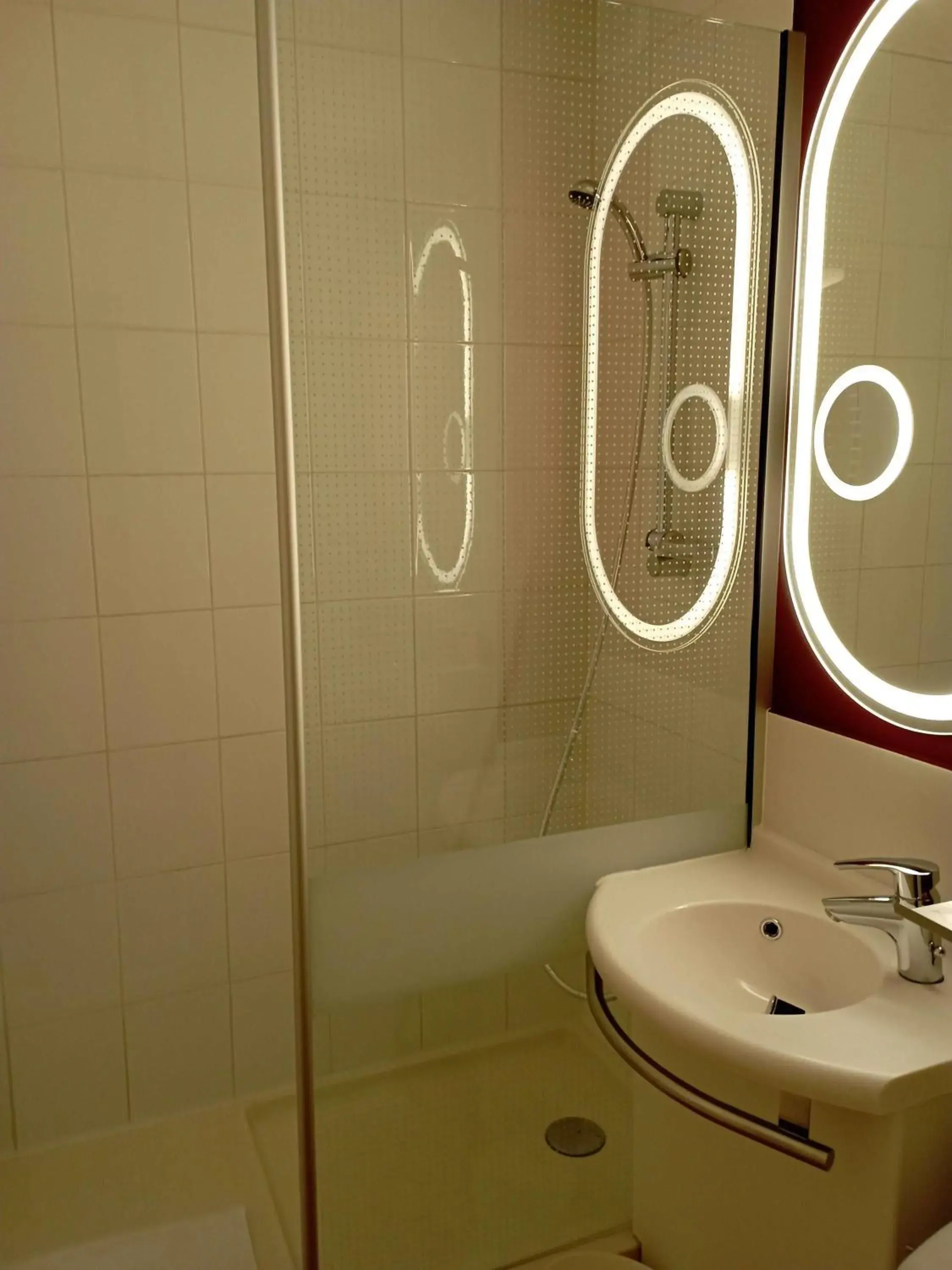 Bedroom in ibis les Etangs des Moines Bedroom in ibis les Etangs des Moines