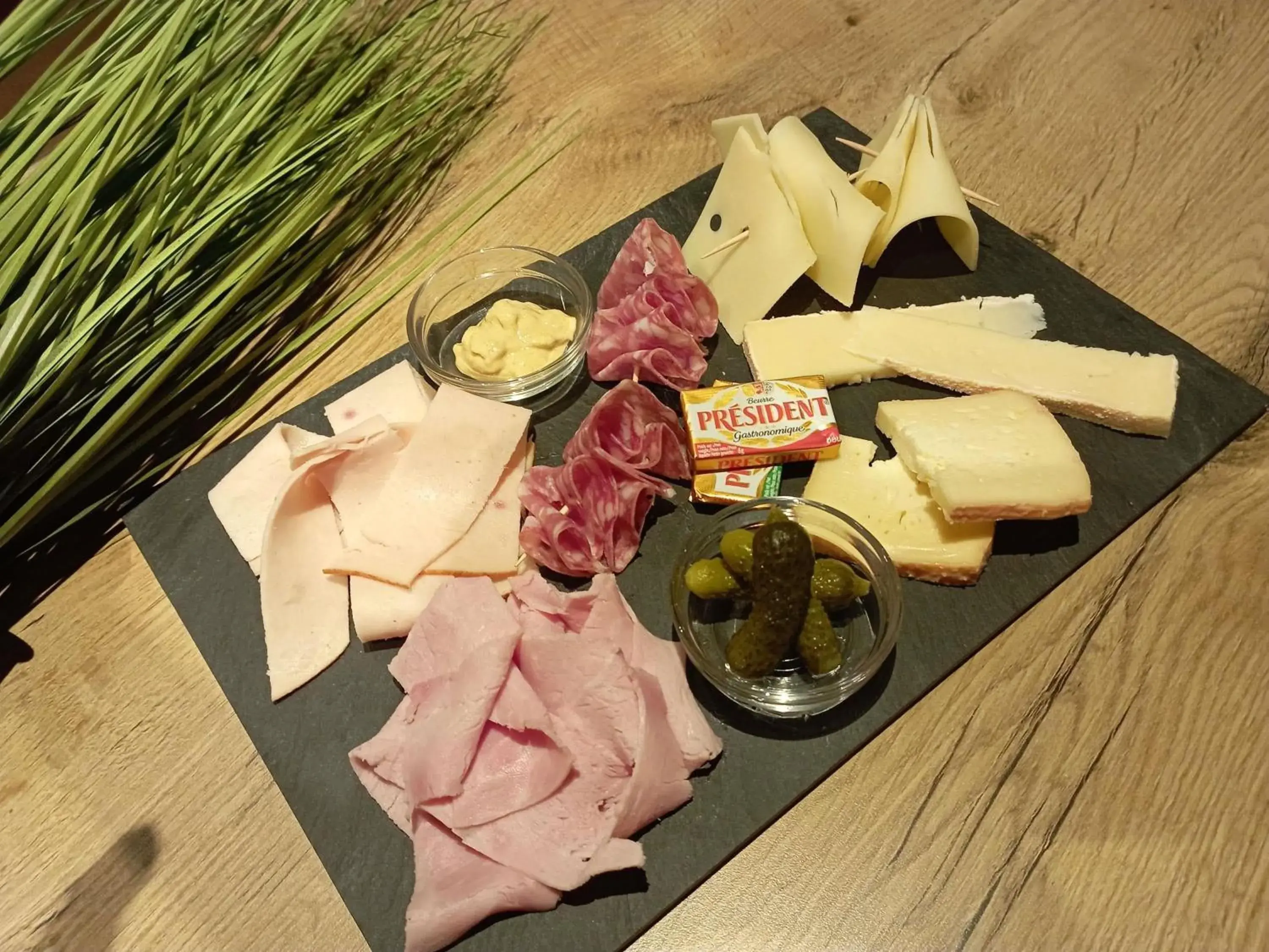 Lounge or bar in ibis les Etangs des Moines Lounge or bar in ibis les Etangs des Moines