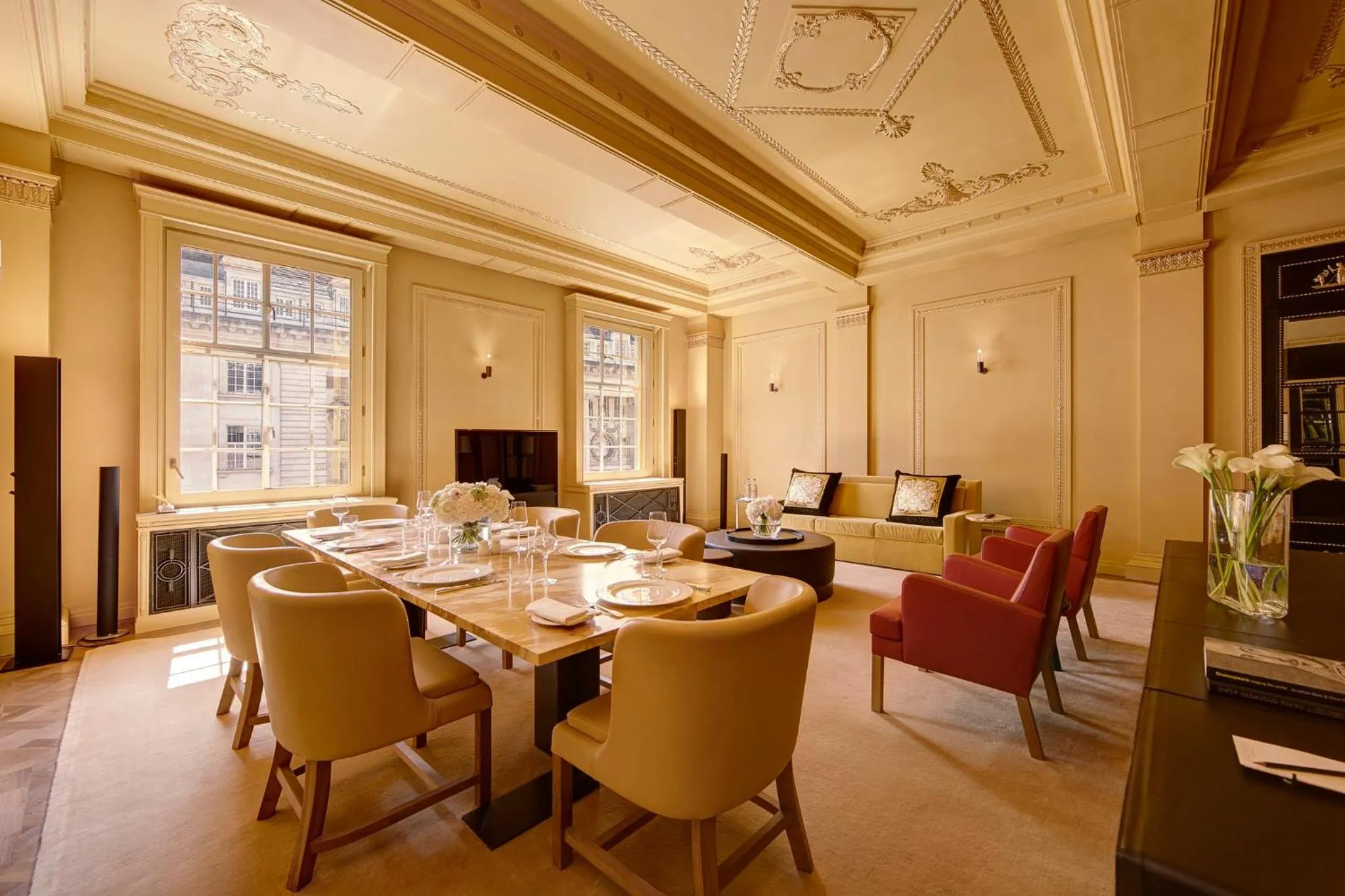 Photo of the whole room in Hotel Cafe Royal