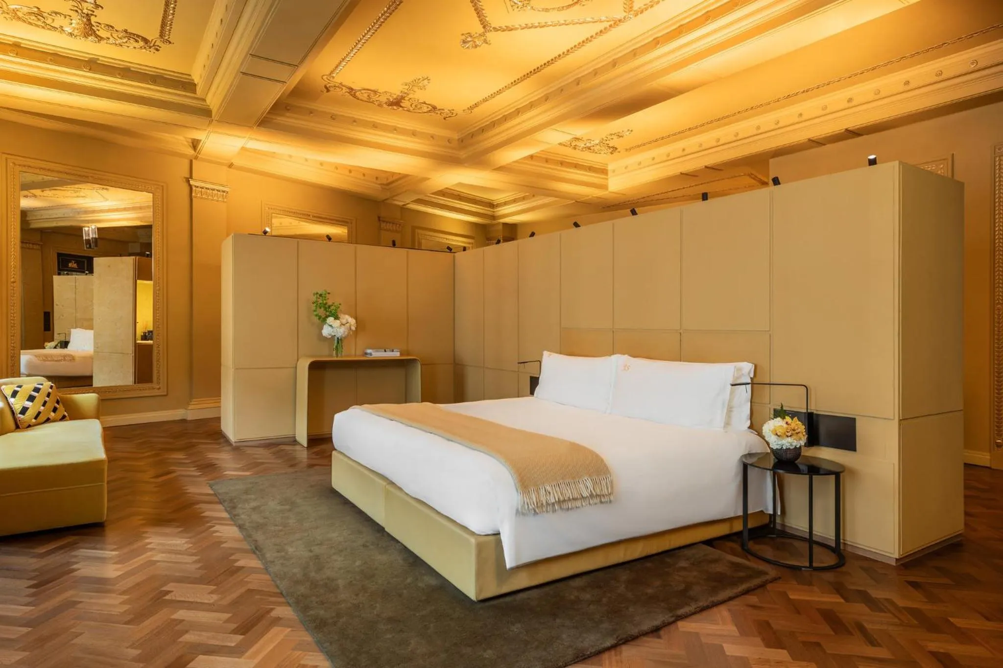 Restaurant/places to eat, Bed in Hotel Cafe Royal