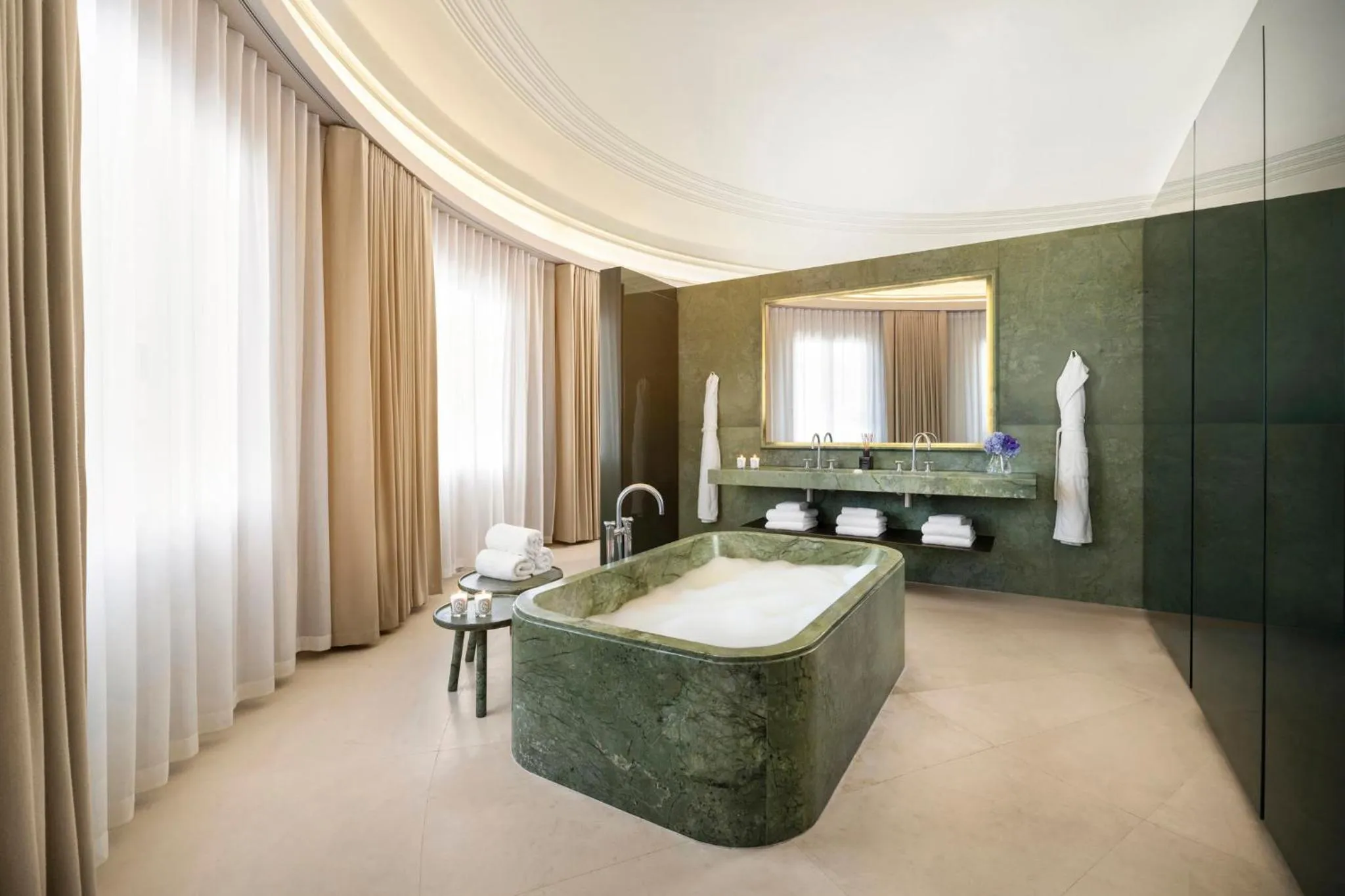 Photo of the whole room in Hotel Cafe Royal