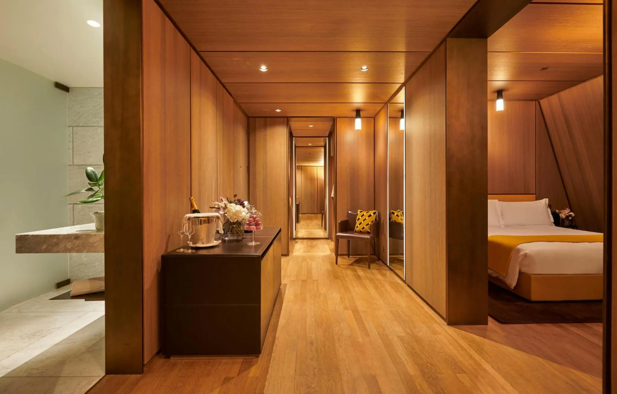 Restaurant/places to eat, Bed in Hotel Cafe Royal