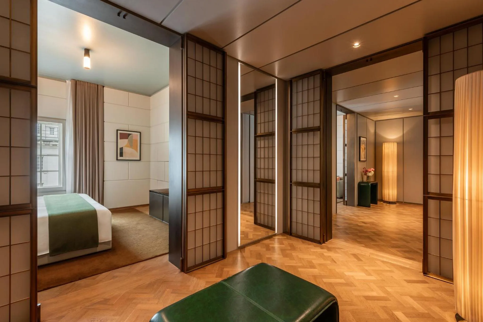 Photo of the whole room, Bed in Hotel Cafe Royal