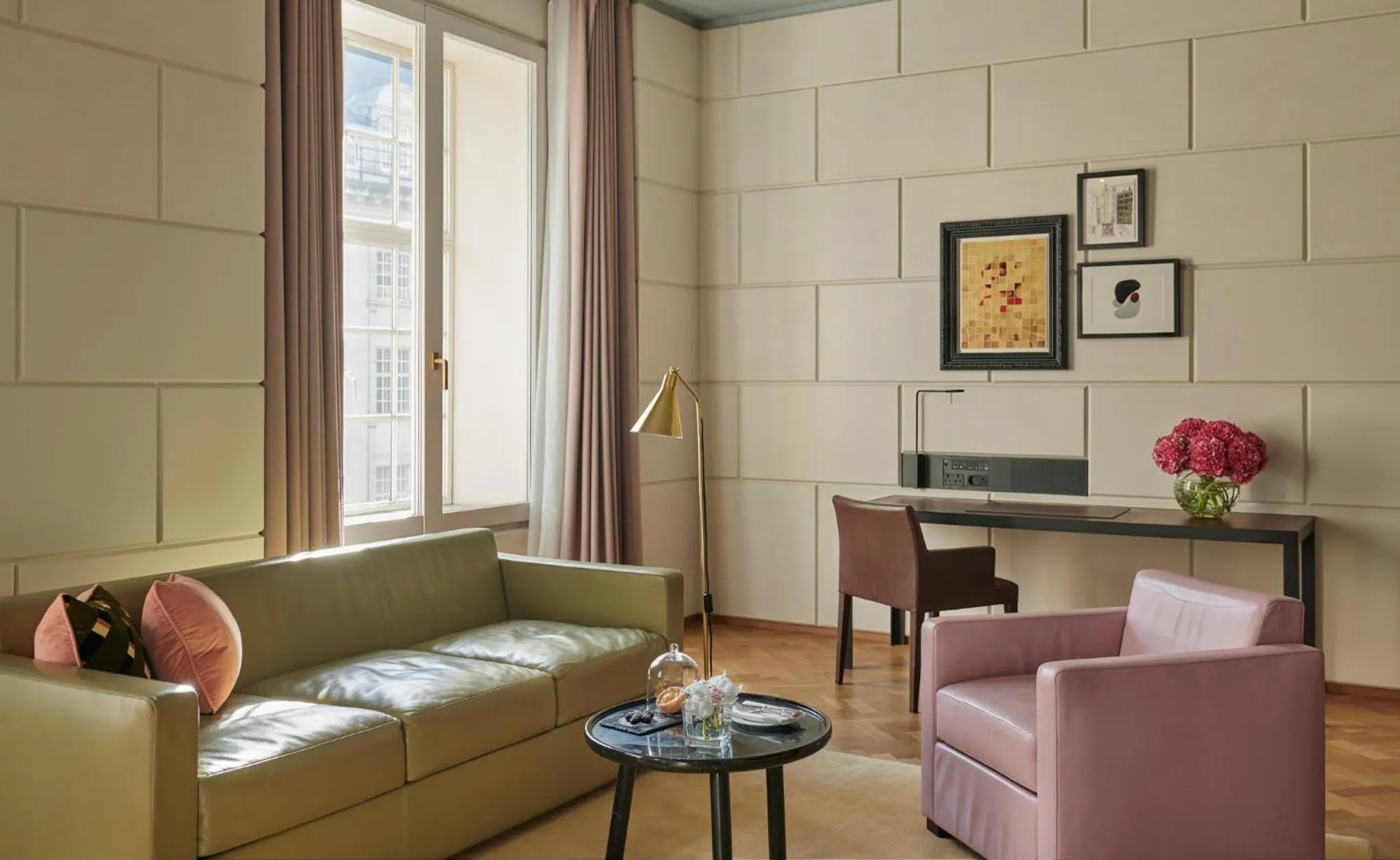 Photo of the whole room in Hotel Cafe Royal