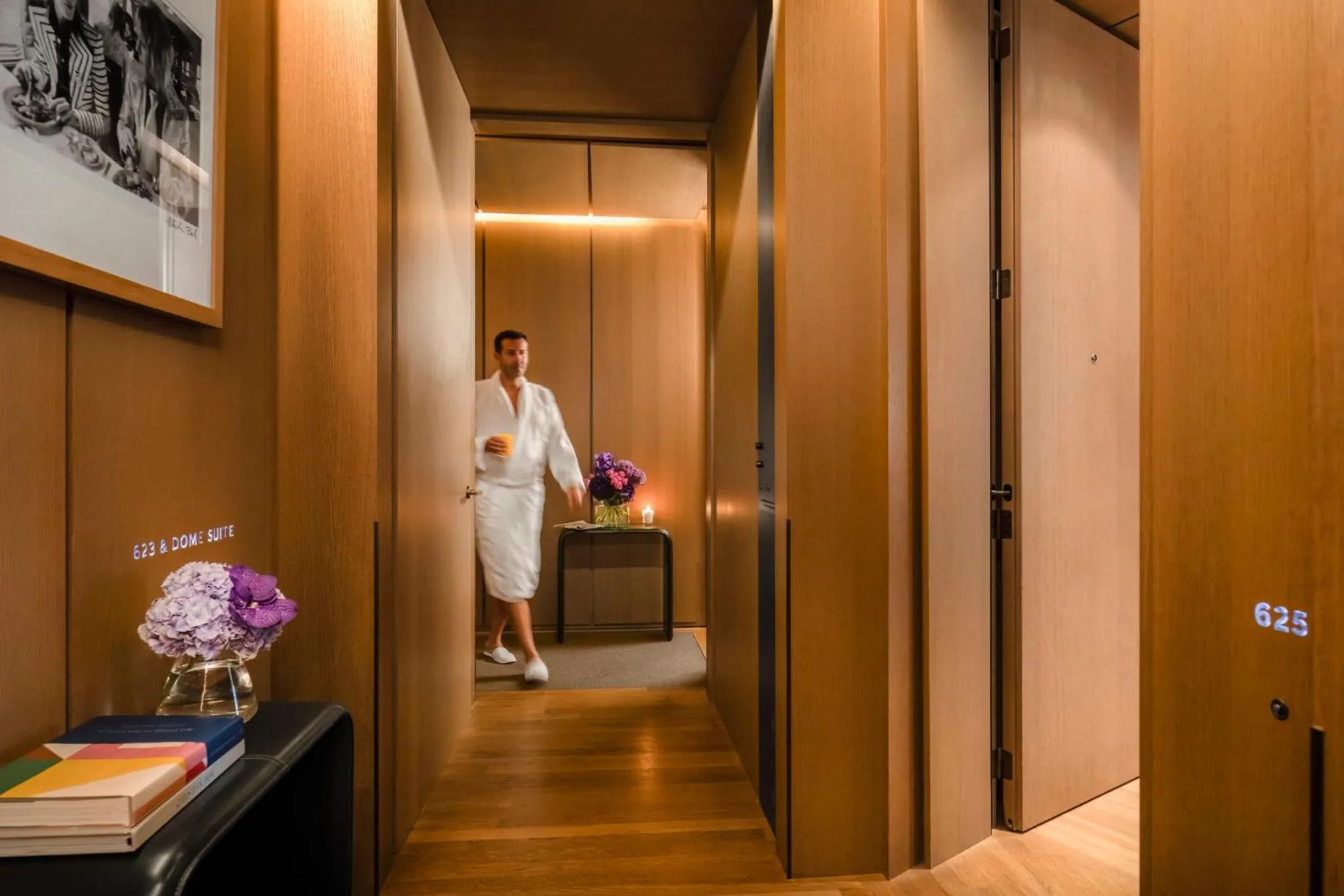 Photo of the whole room in Hotel Cafe Royal