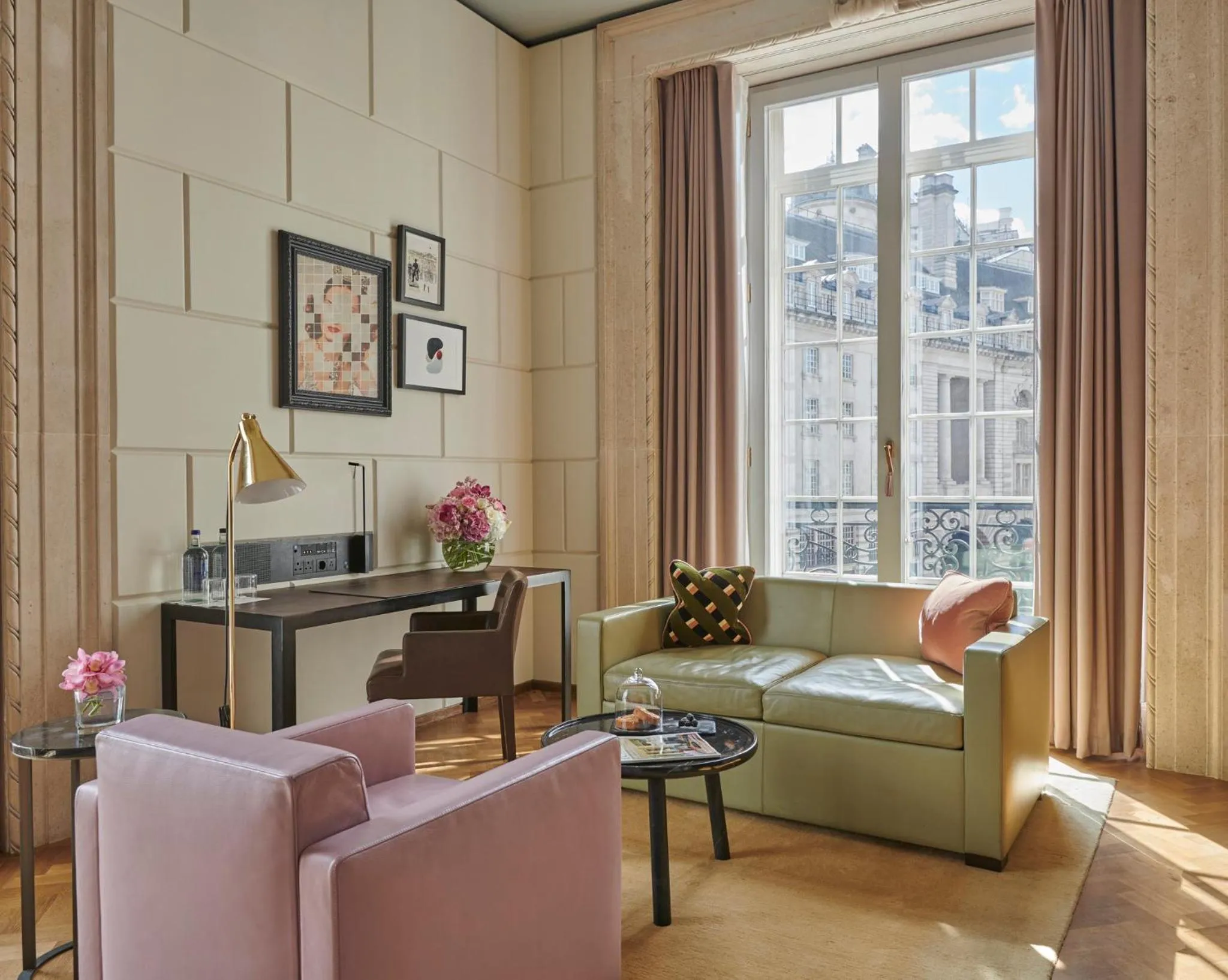 Photo of the whole room in Hotel Cafe Royal