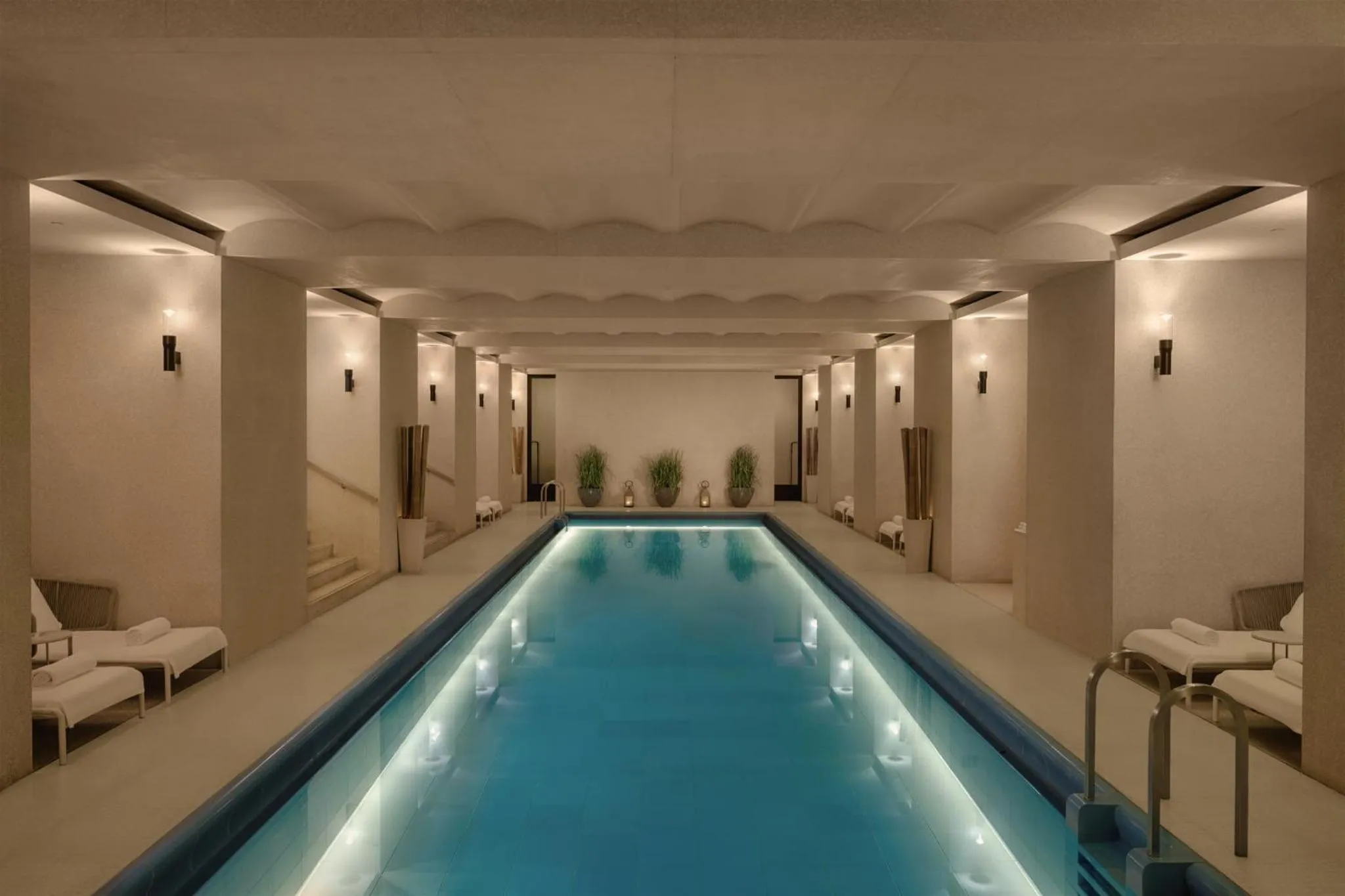Swimming pool in Hotel Cafe Royal
