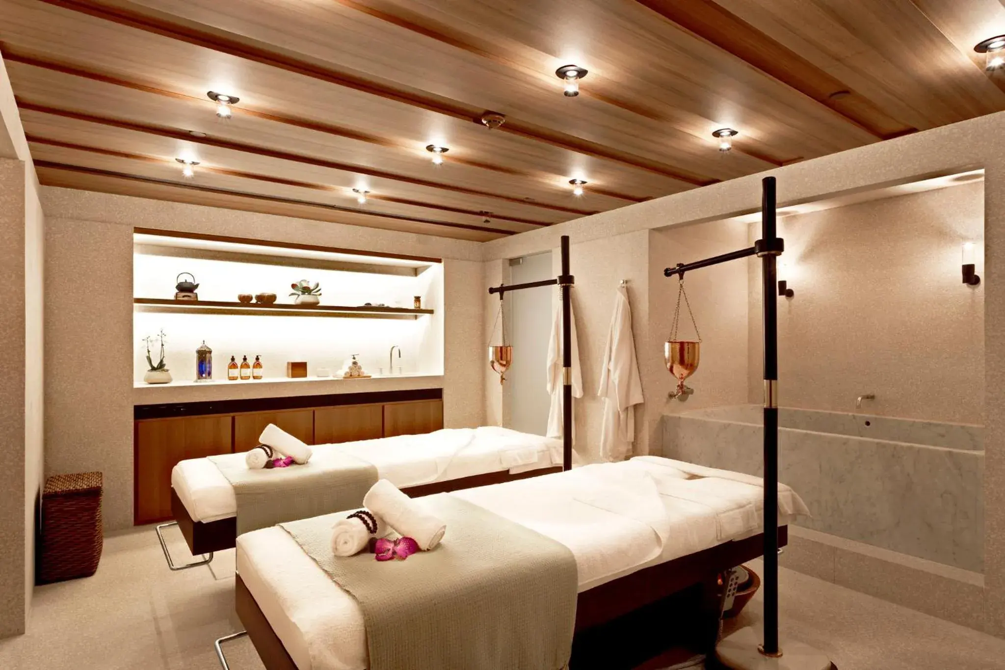 Spa and wellness centre/facilities, Bed in Hotel Cafe Royal Spa and wellness centre/facilities, Bed in Hotel Cafe Royal