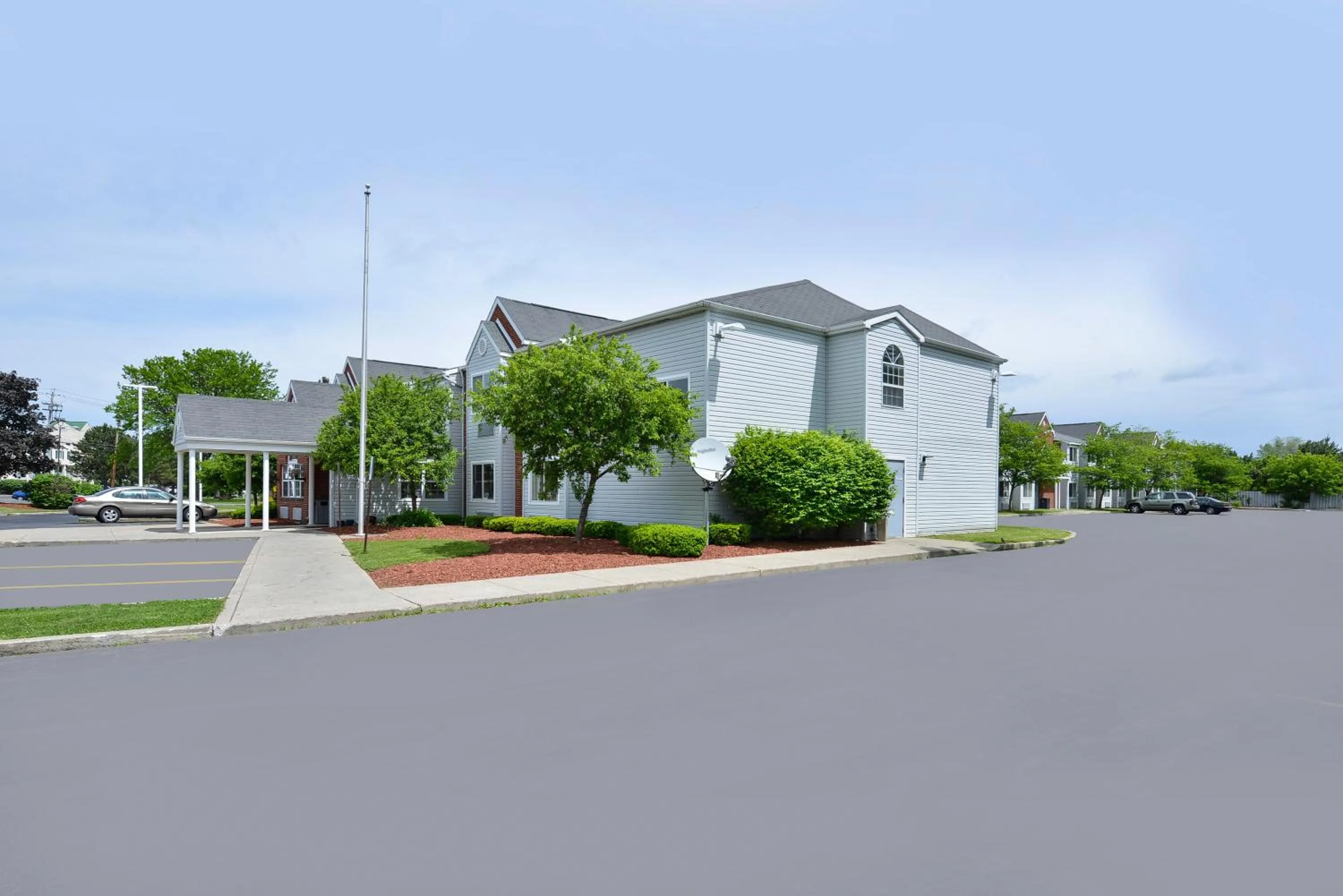 Facade/entrance in Americas Best Value Inn - East Syracuse