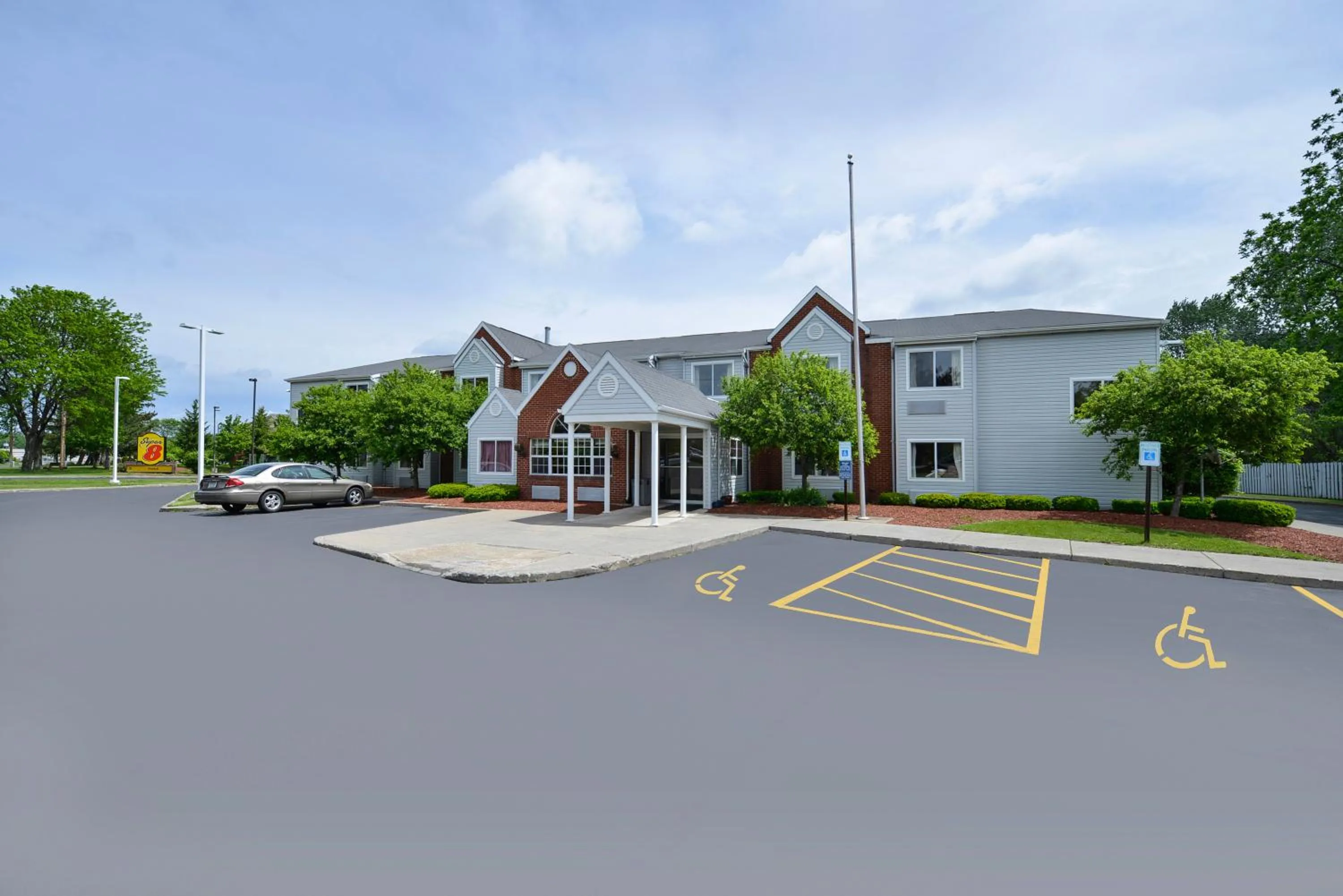 Facade/entrance in Americas Best Value Inn - East Syracuse