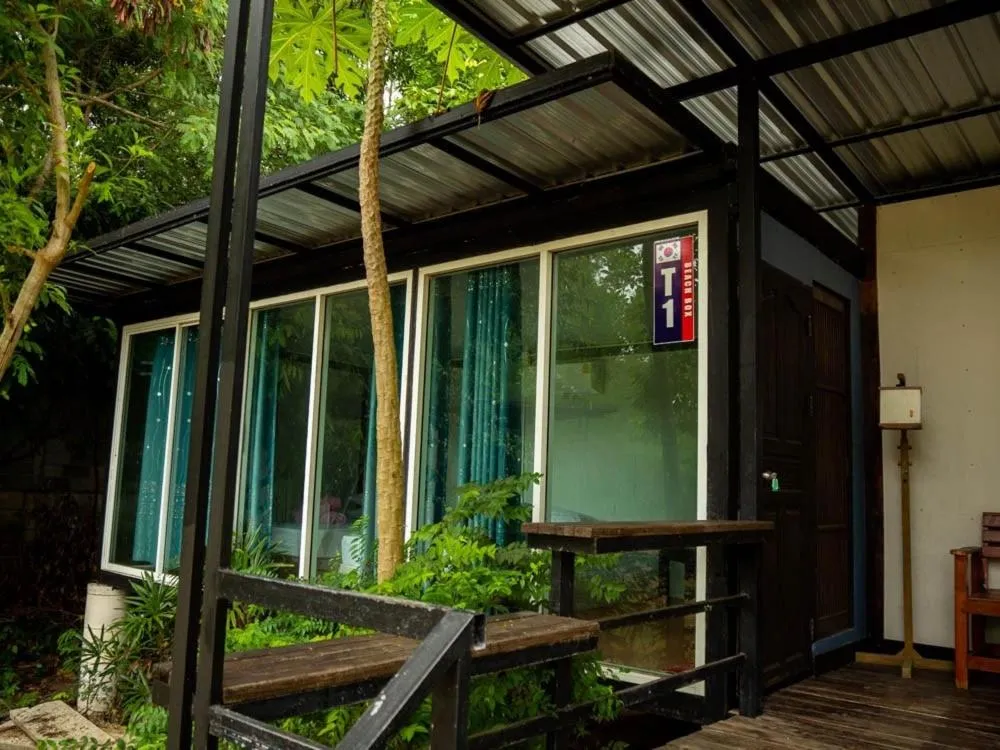 Beach Box Resort at Rimlay Rayong