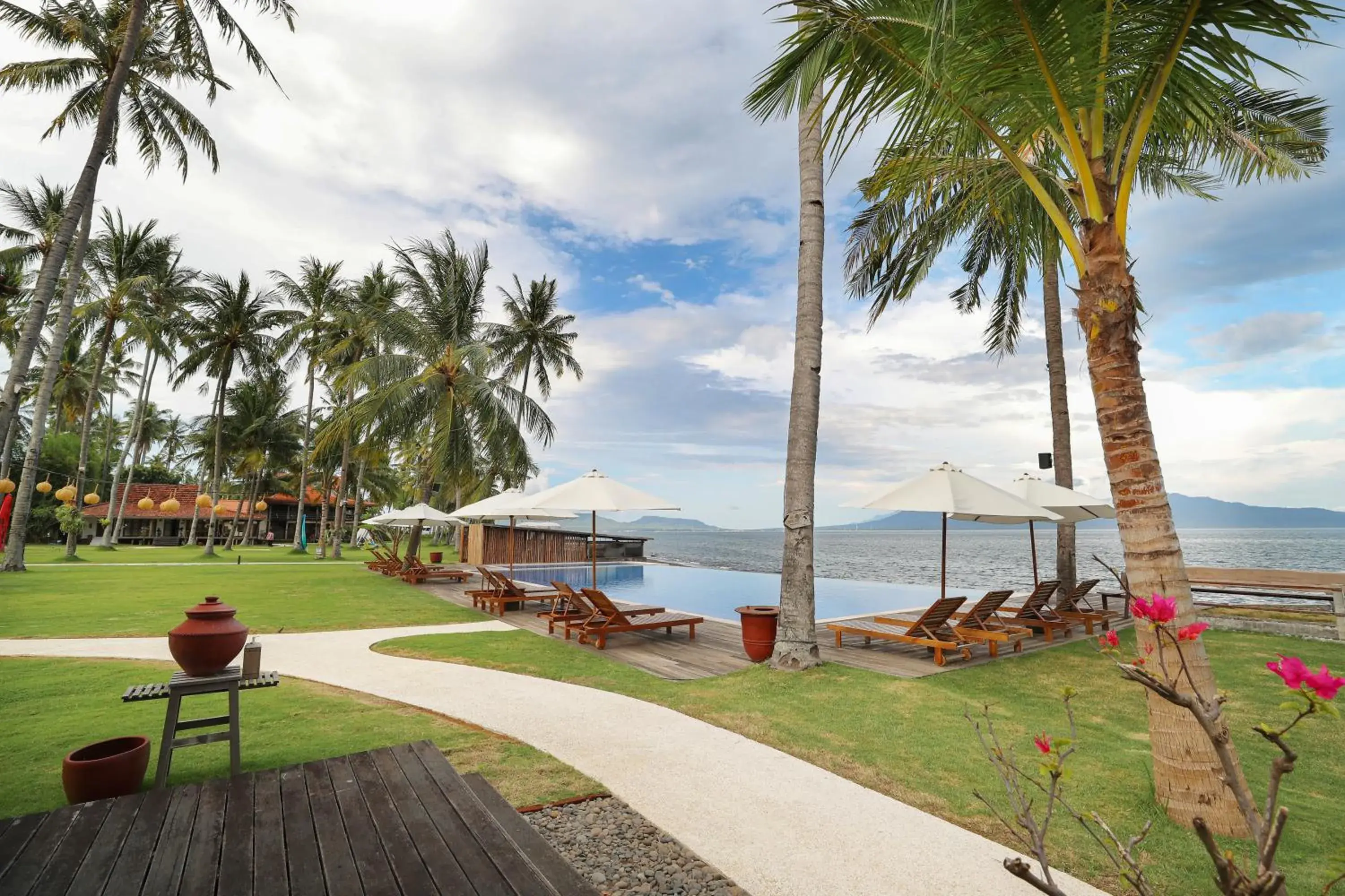 Swimming pool in Villa So Long Banyuwangi - Ijen Swimming pool in Villa So Long Banyuwangi - Ijen