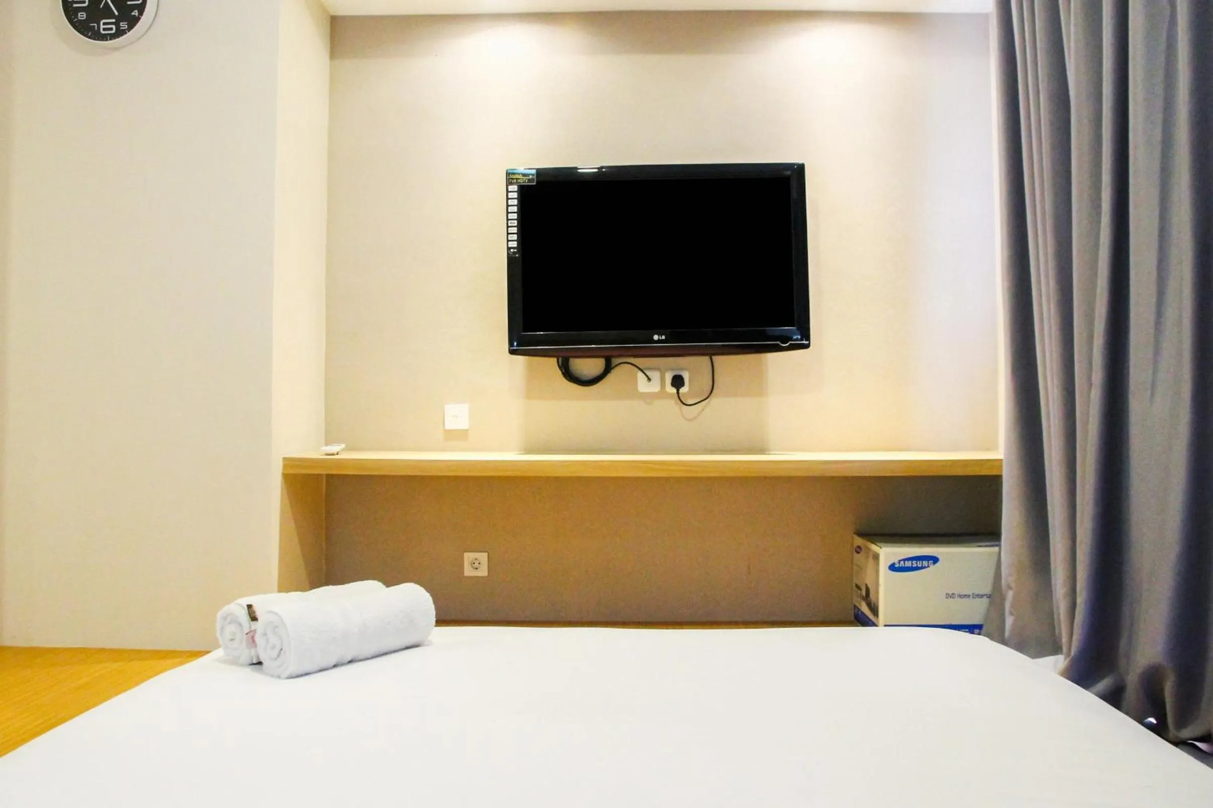 Bed in Scandinavian Japanese Style Studio The Oasis Apartment By Travelio