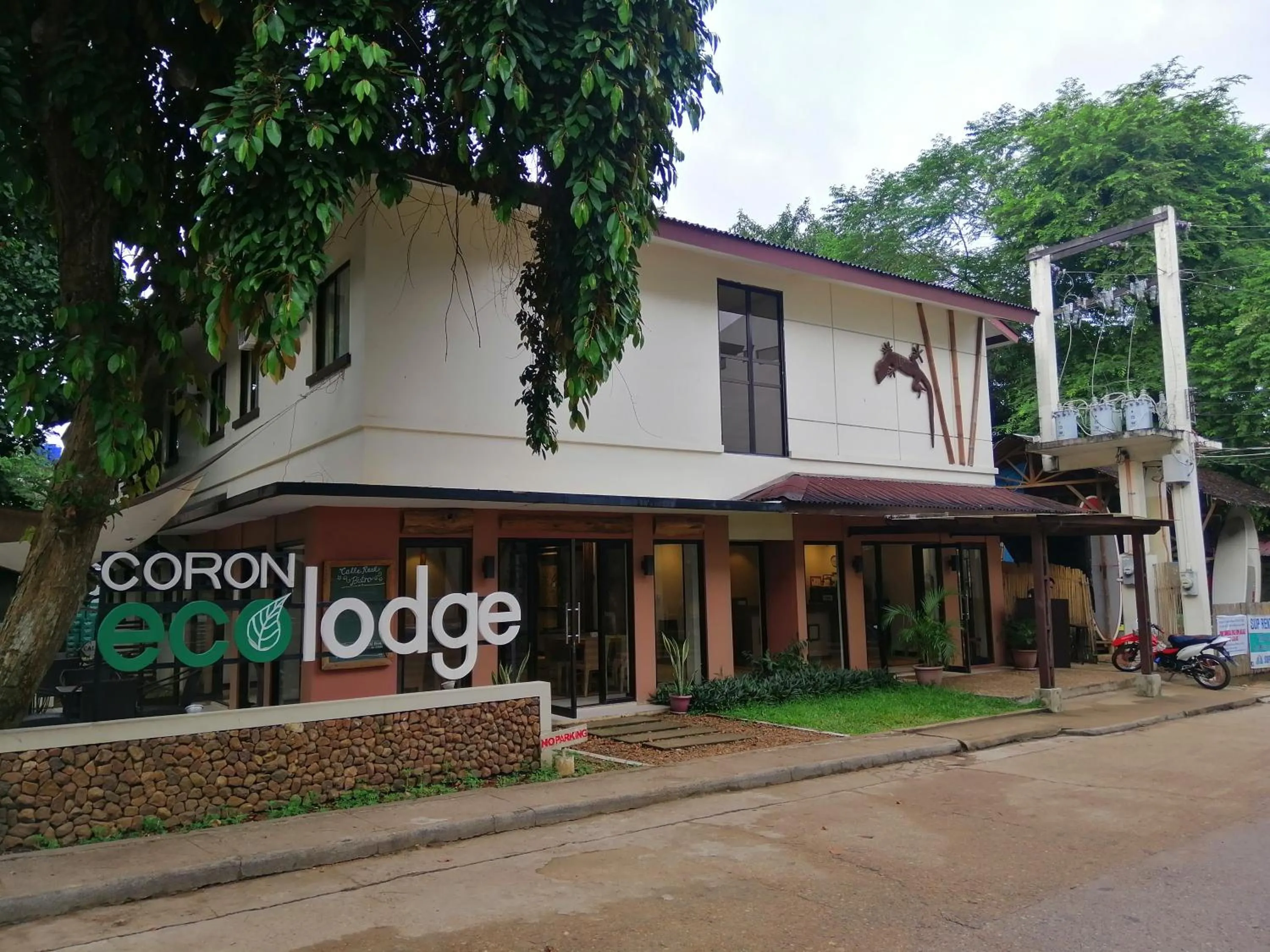 Property building in Coron Ecolodge