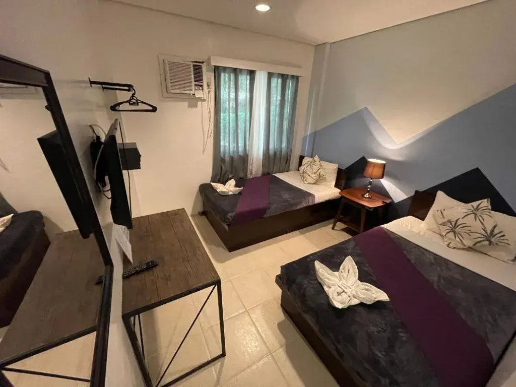 Bedroom, Bed in Coron Ecolodge Bedroom, Bed in Coron Ecolodge