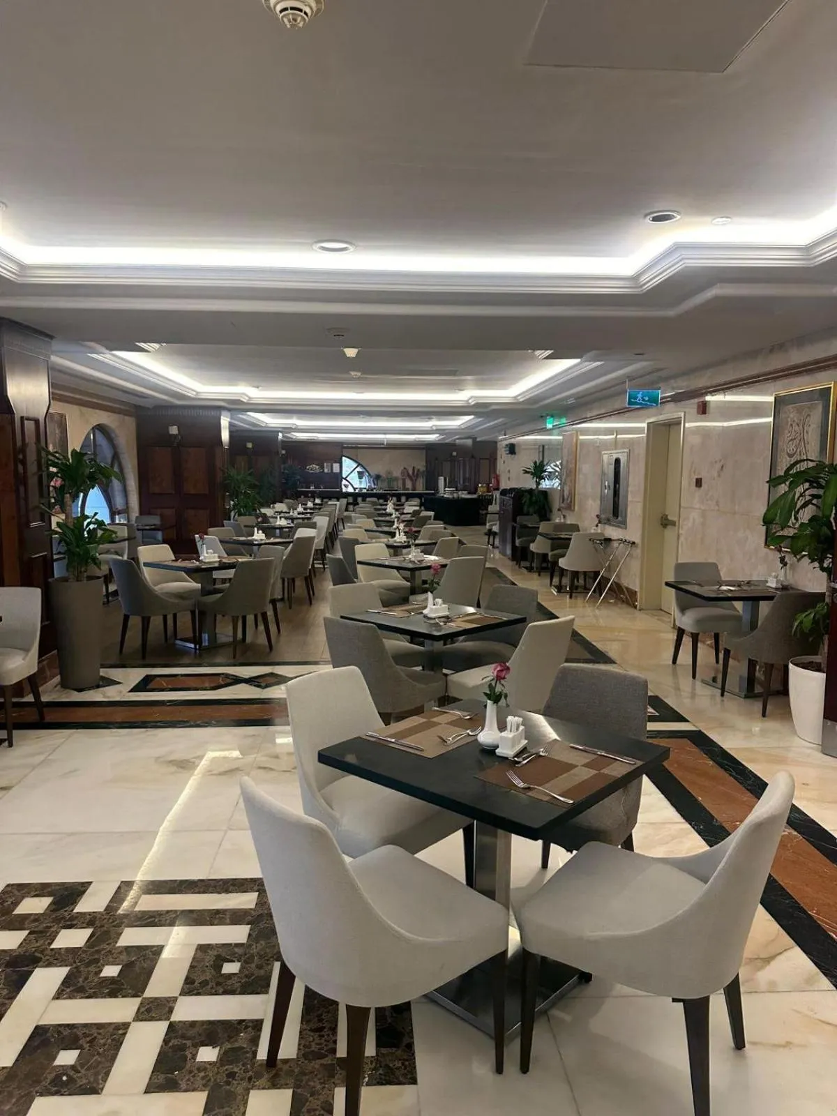 Restaurant/places to eat in Emaar Royal Hotel