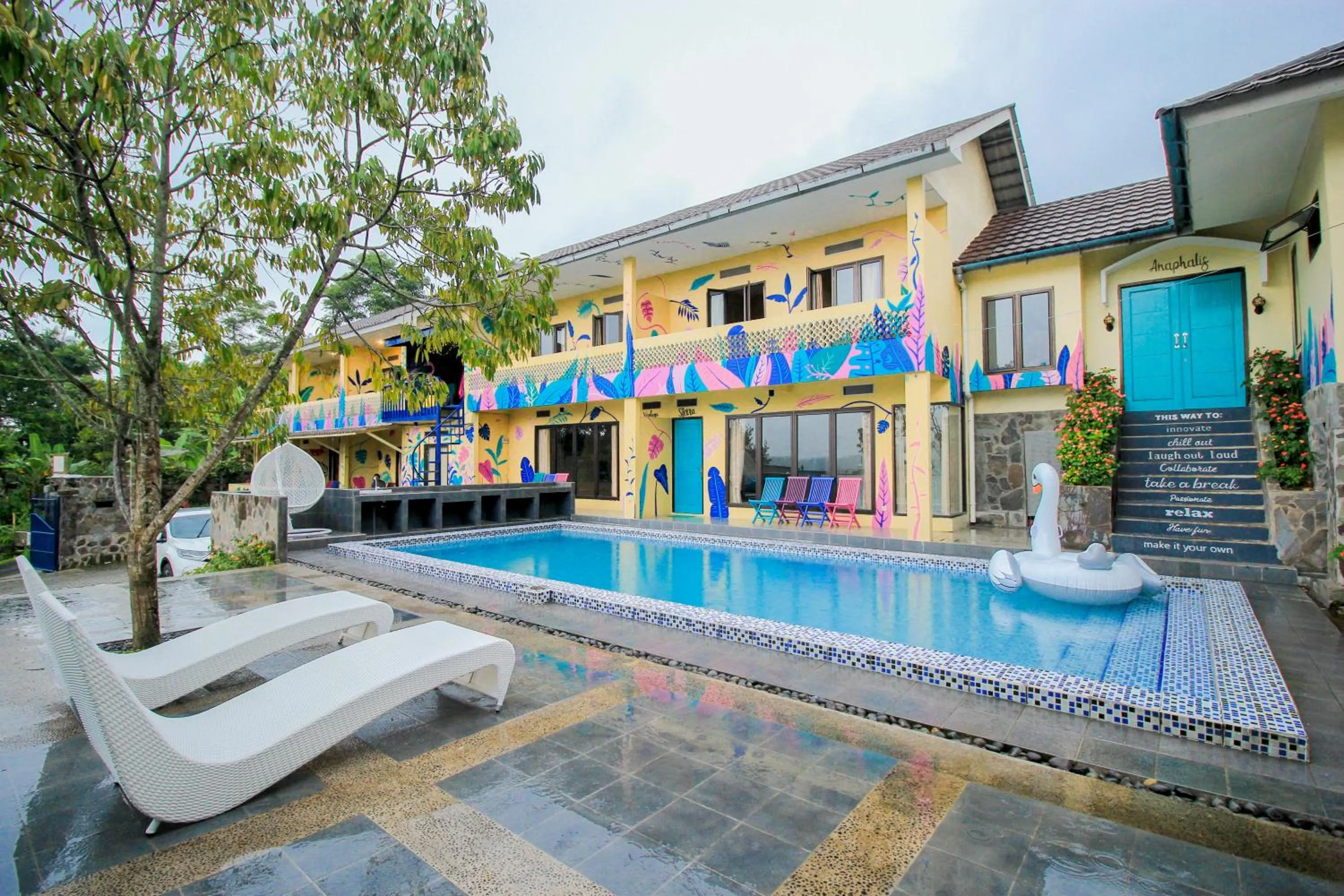 Swimming pool in d'Oasis Mountain Resort