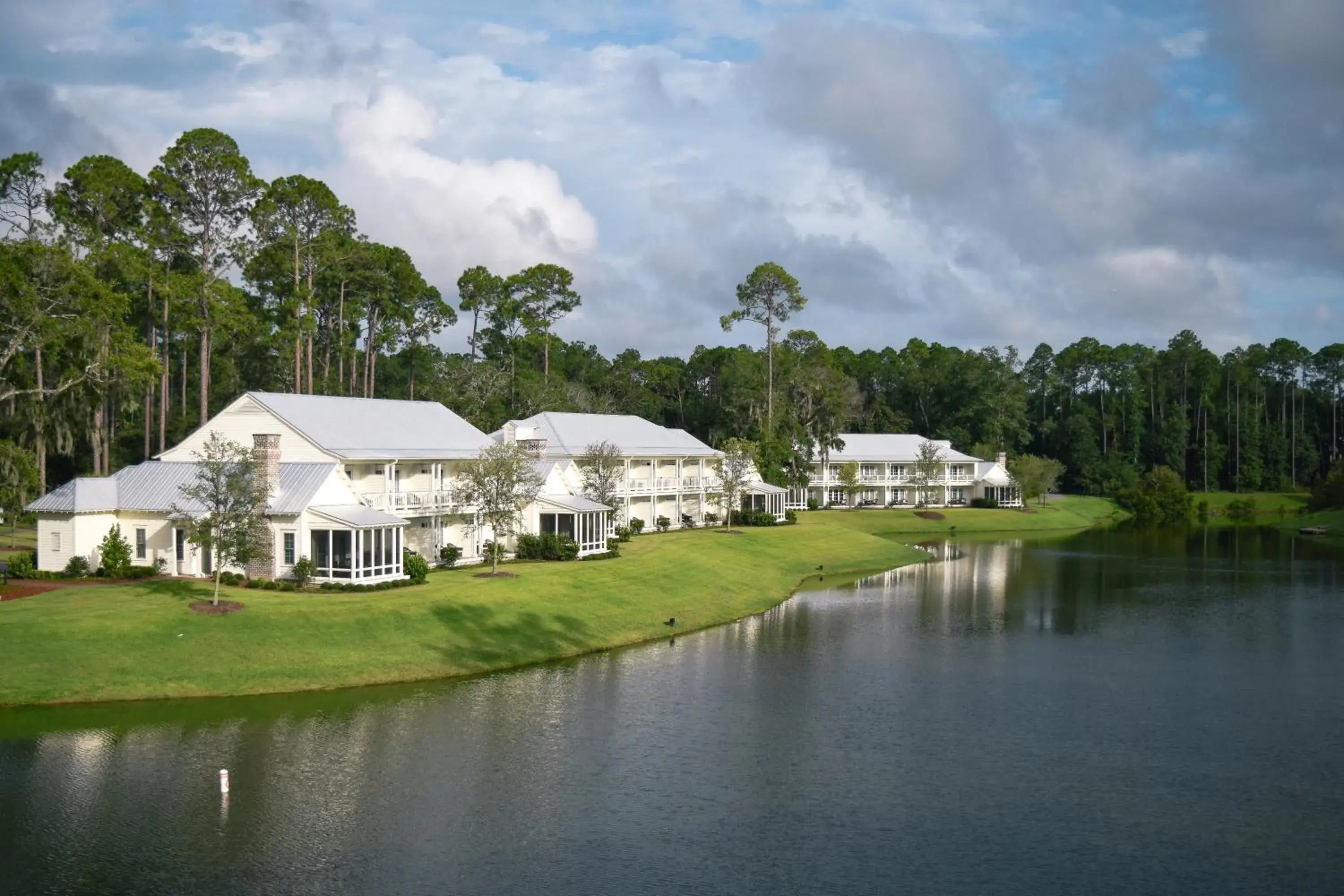 Accessible Lagoon View Guest House King Room in Montage Palmetto Bluff Accessible Lagoon View Guest House King Room in Montage Palmetto Bluff