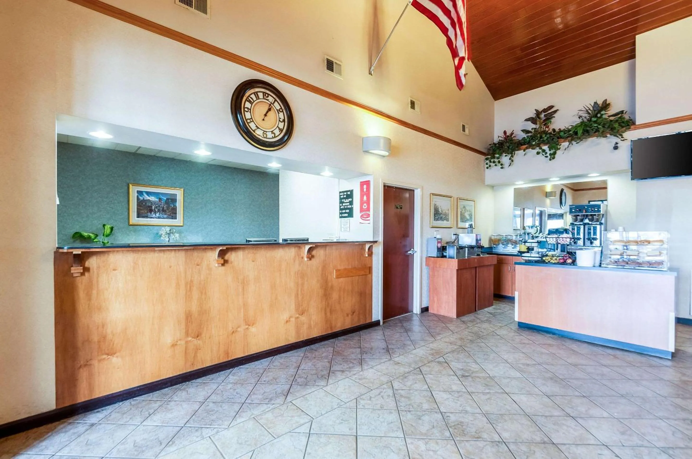 Lobby or reception in Econo Lodge Inn & Suites Middletown - Winchester South