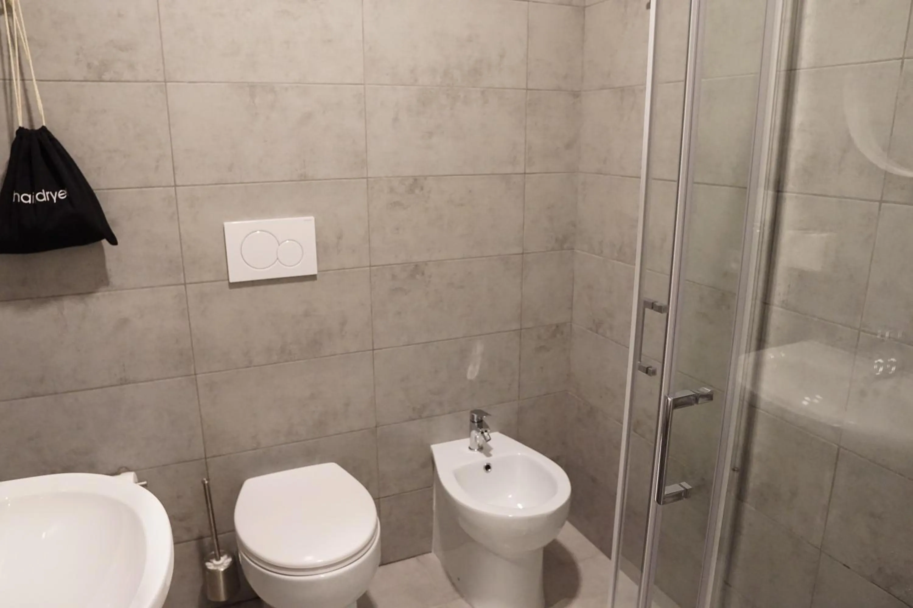 Shower in Roma Trasteverina