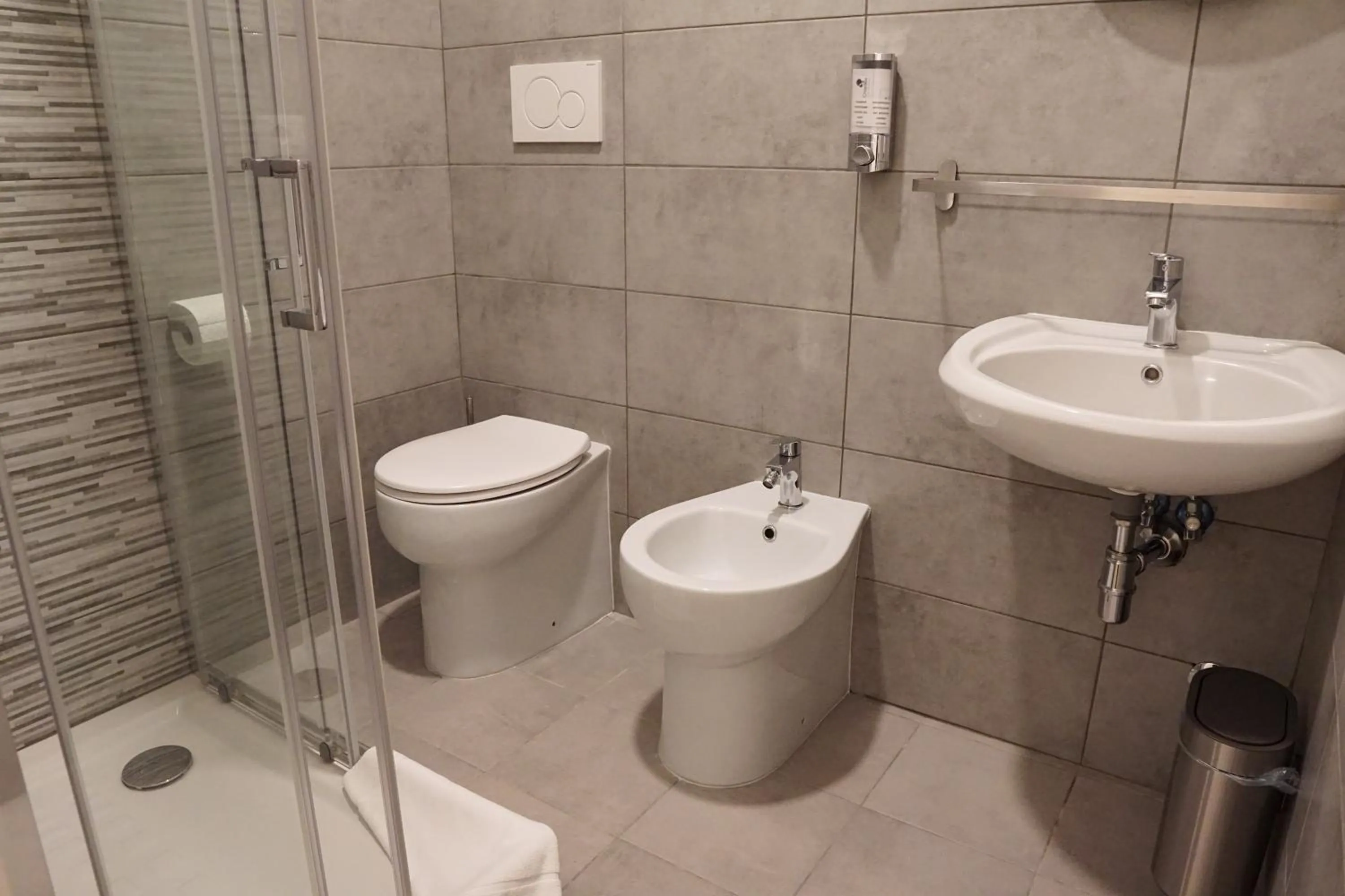 Shower in Roma Trasteverina