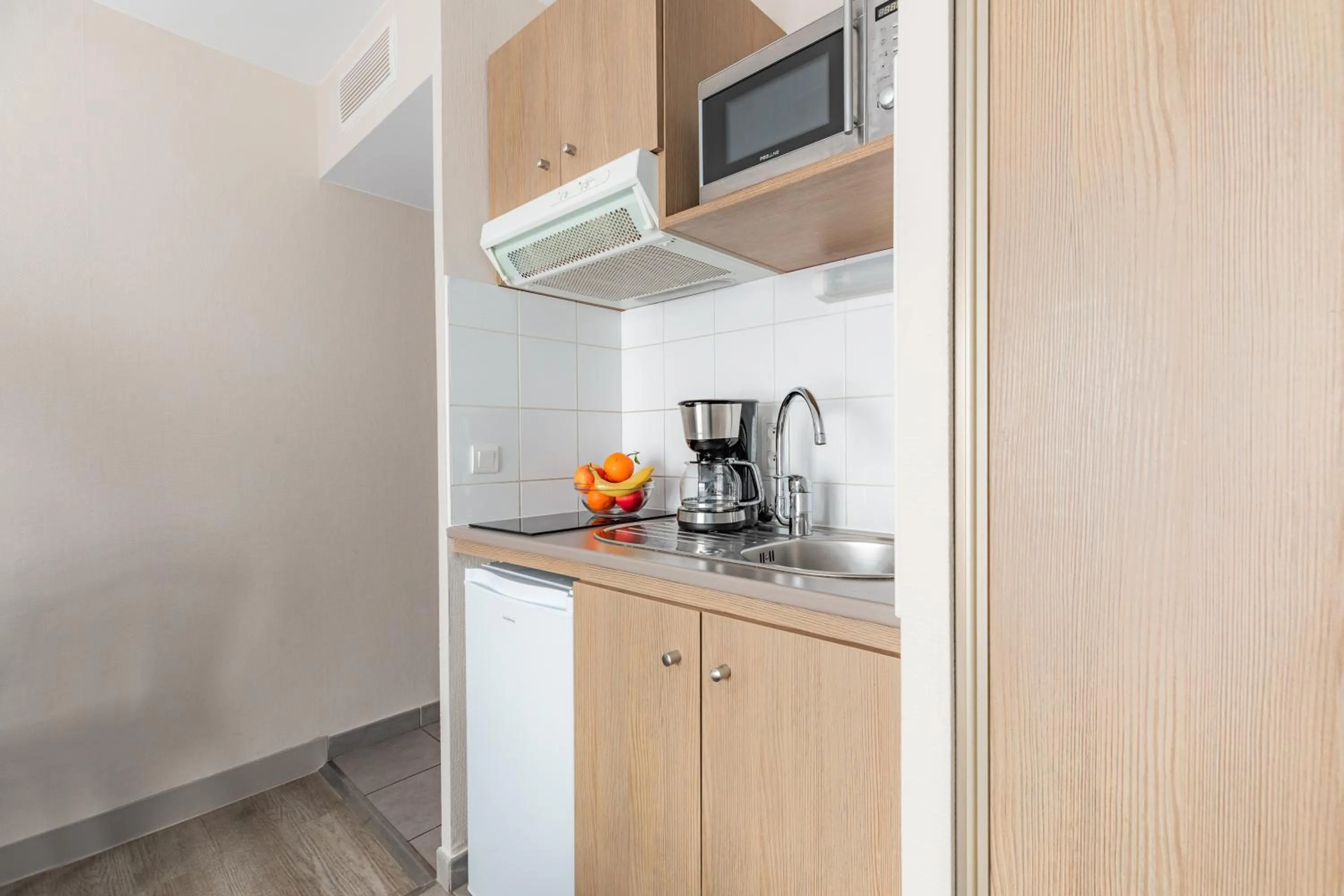 Coffee/tea facilities in Appart'City Classic Marseille Euromed