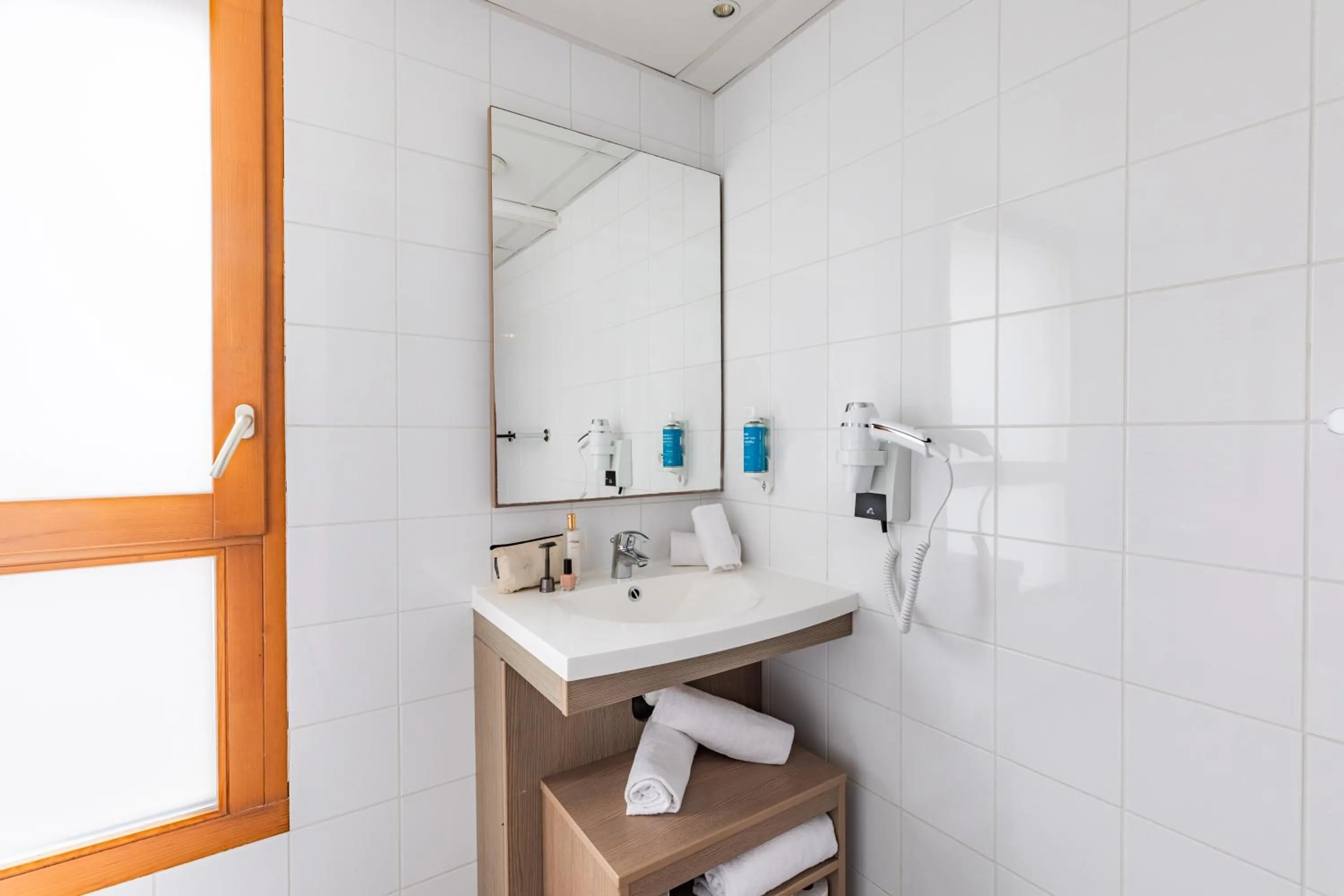 Bathroom in Appart'City Classic Marseille Euromed