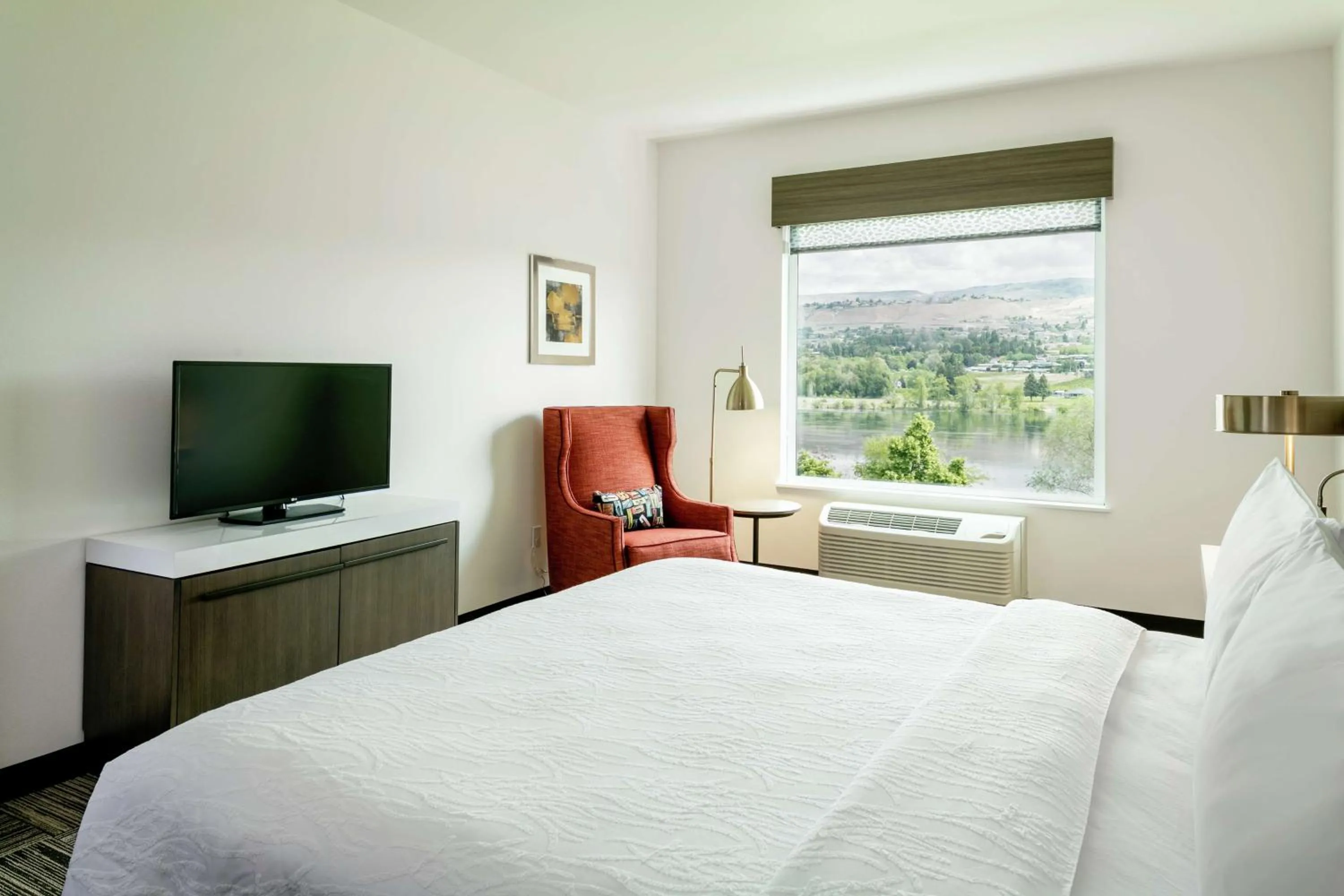 Bedroom, Bed in Hilton Garden Inn Wenatchee, Wa